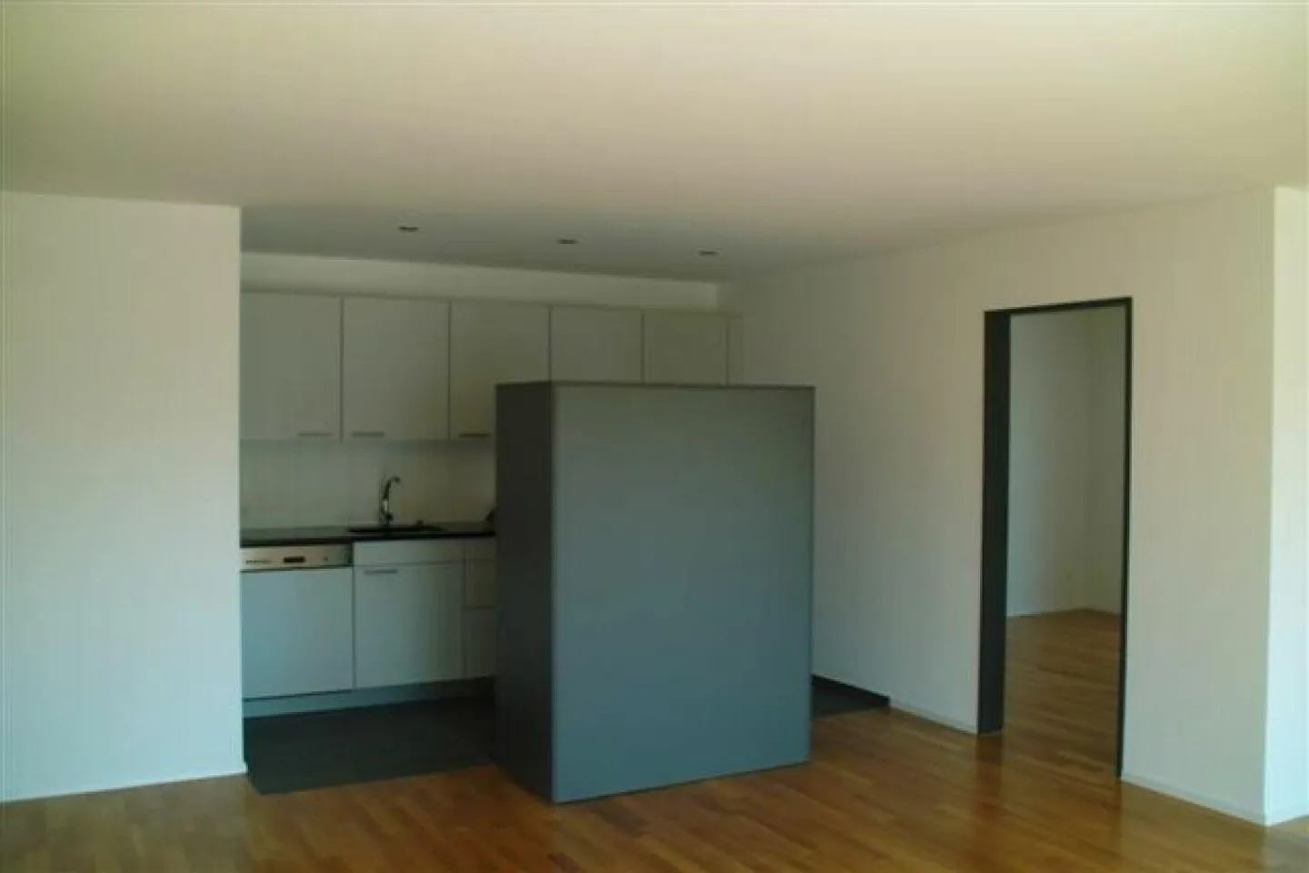 Bright 3.5-room apartment on the ground floor with garden seating area! - Photo 9 of 13