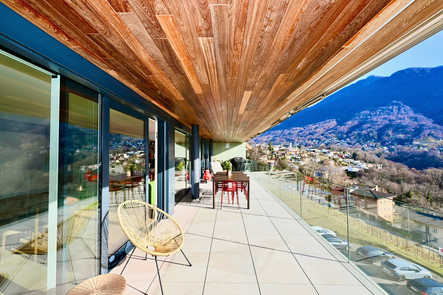 Modern Luxury Penthouse with Panoramic Terrace - Photo 3 of 26