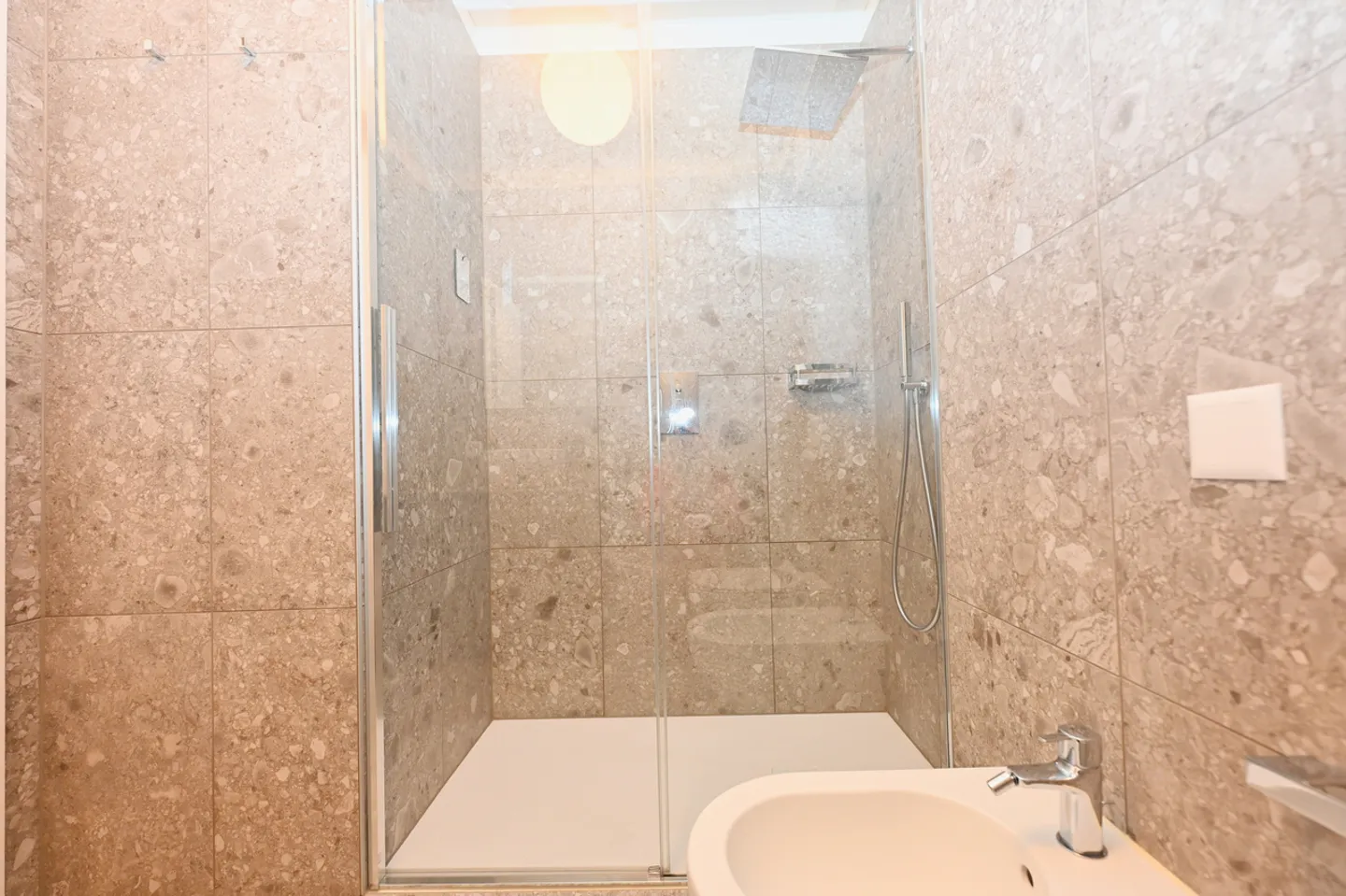 Modern Luxury Penthouse with Panoramic Terrace - Photo 18 of 26