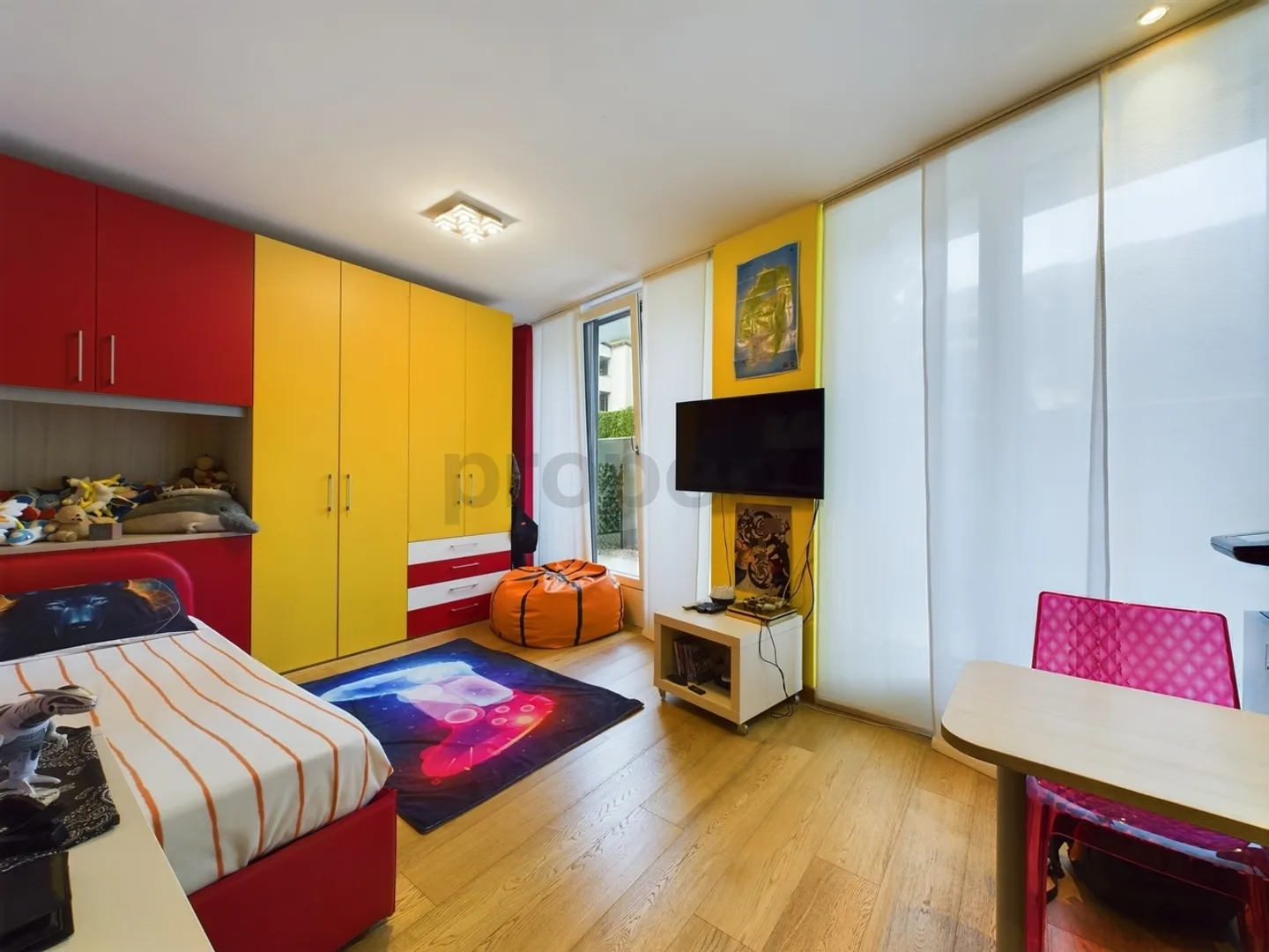 Appartamento 4.5  in bellissima posizione sul lago, PT con grande giardino / 4.5 Zimmer Wohnung in schöner Seelage, EG mit grossem Garten - Foto 10 von 13