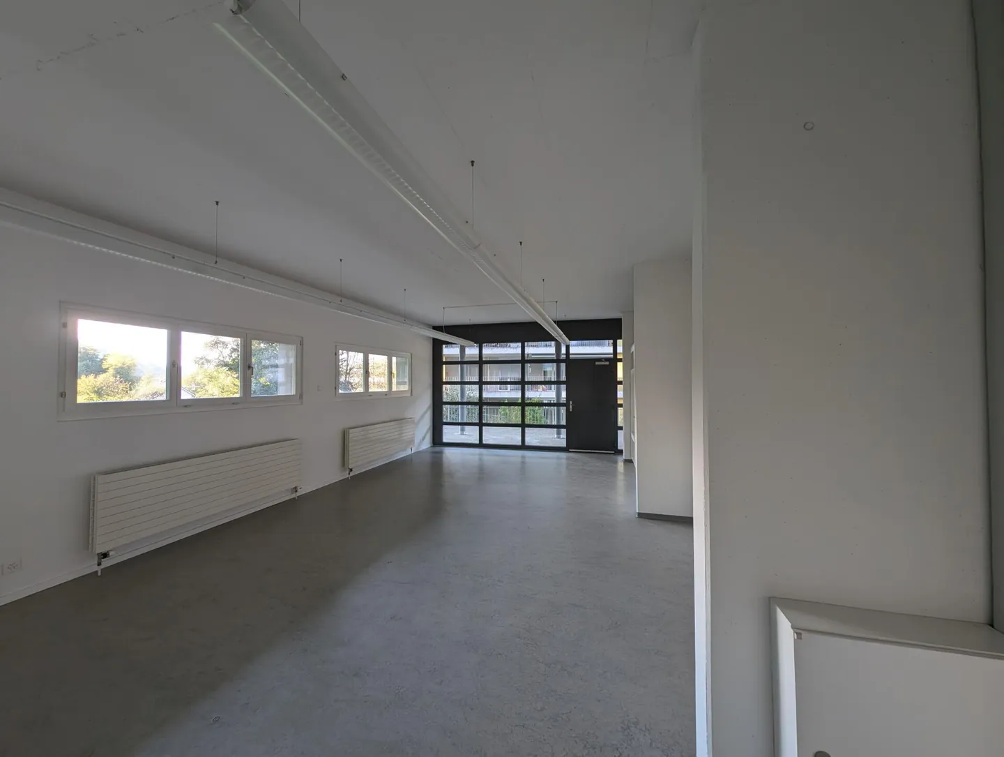 Spazio commerciale (49 m2) in affitto come atelier, ufficio, studio di massaggio, studio di bellezza, sala hobby, ecc. - Foto 1 di 9