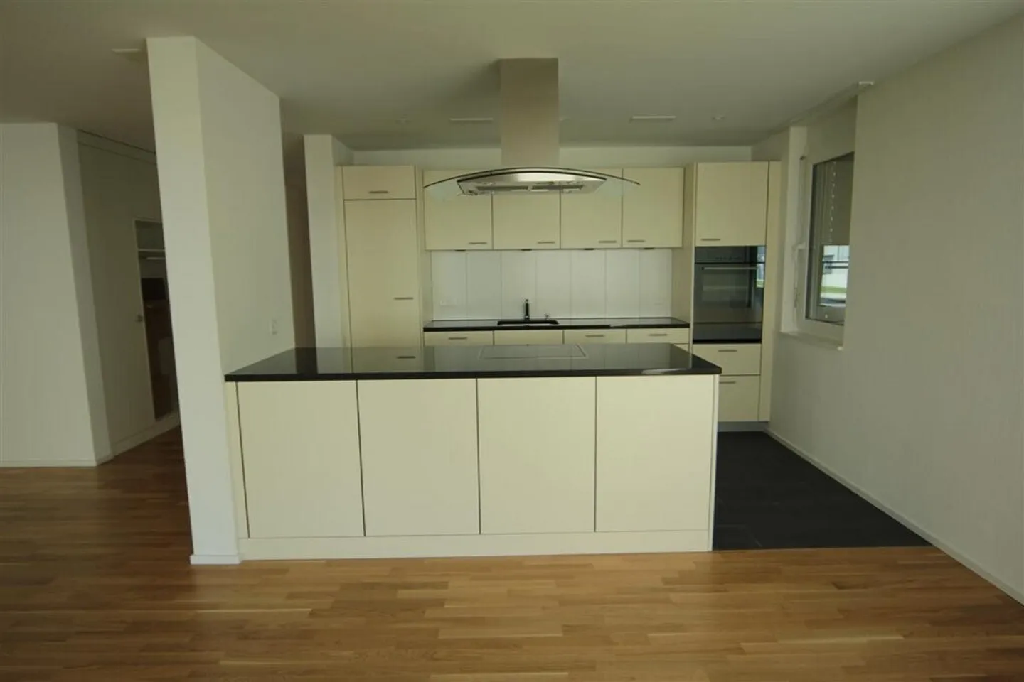 Timeless apartment for rent in Unterterzen! - Photo 2 of 5