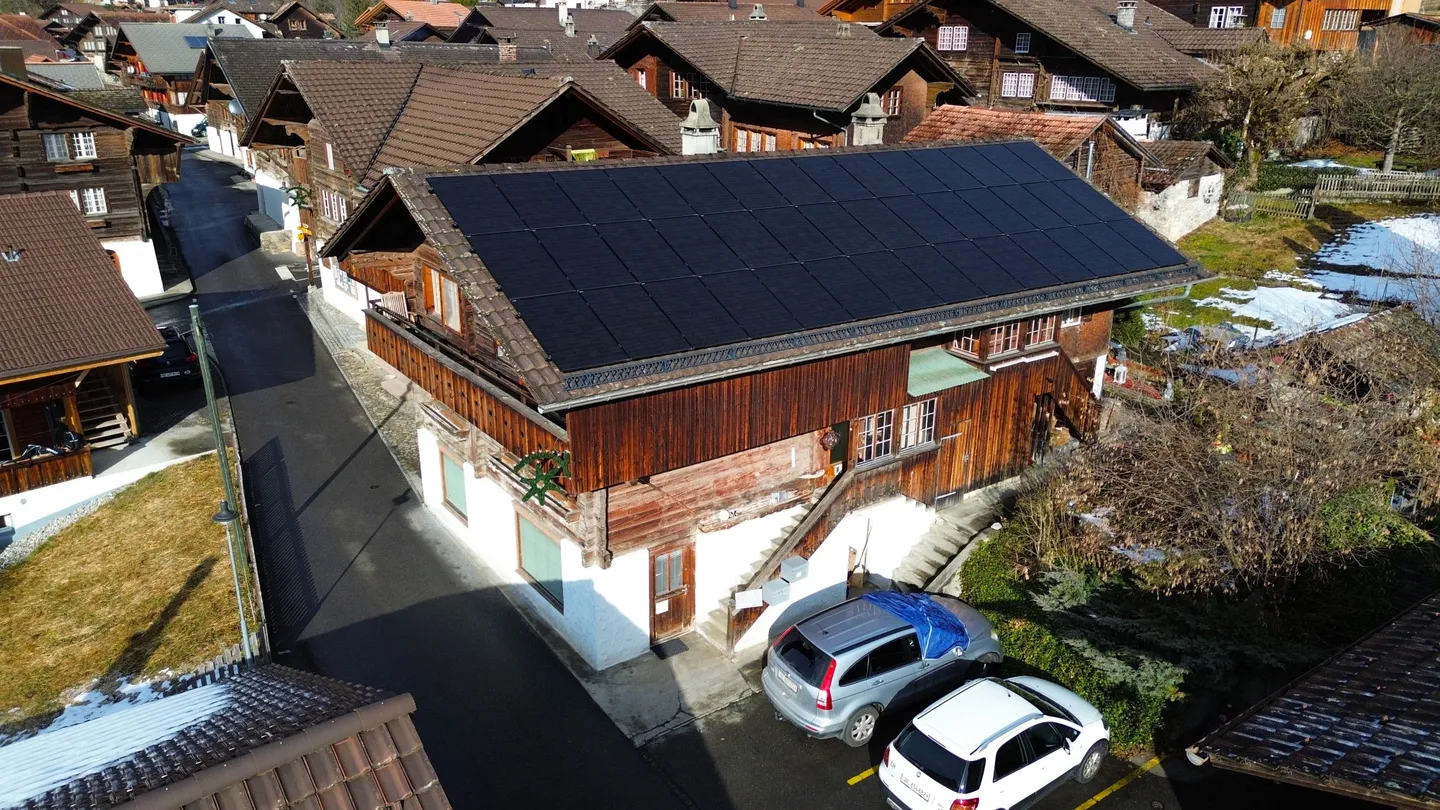 Charmantes 2-Familienhaus in Brienzwiler - Foto 1 von 13