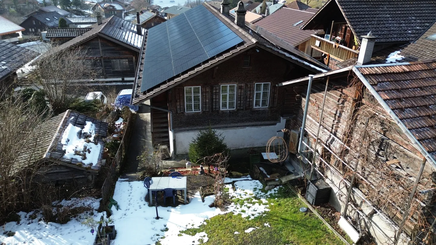 Charmantes 2-Familienhaus in Brienzwiler - Foto 2 von 13