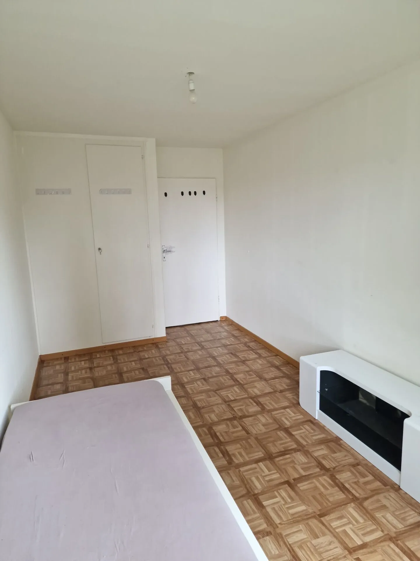 3.5-room apartment with 2 balconies in a quiet location in Courtaman for rent! - Photo 6 of 12