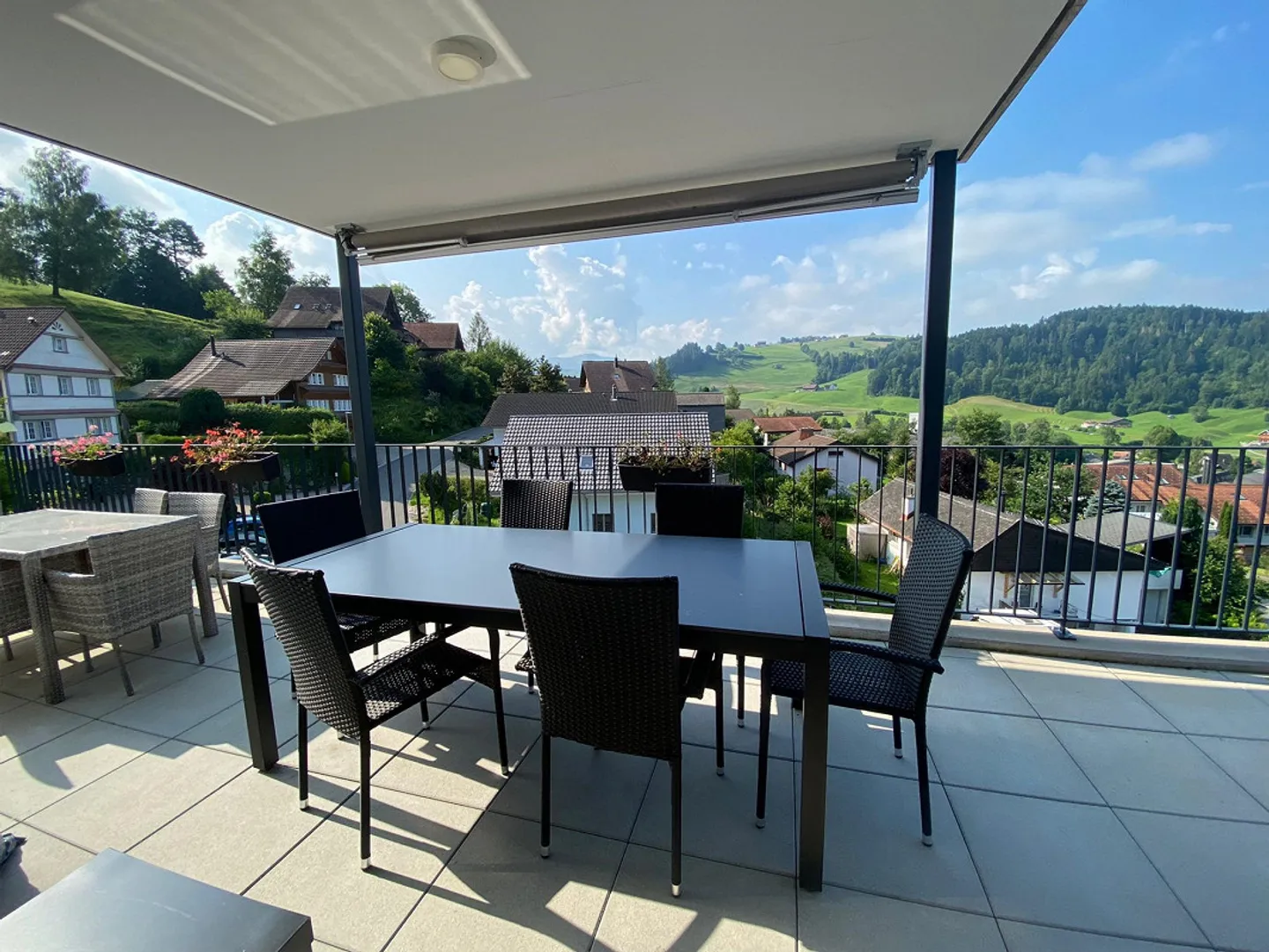 Dreamlike 4.5-room penthouse apartment with double garage and 2 terraces - Photo 15 of 19