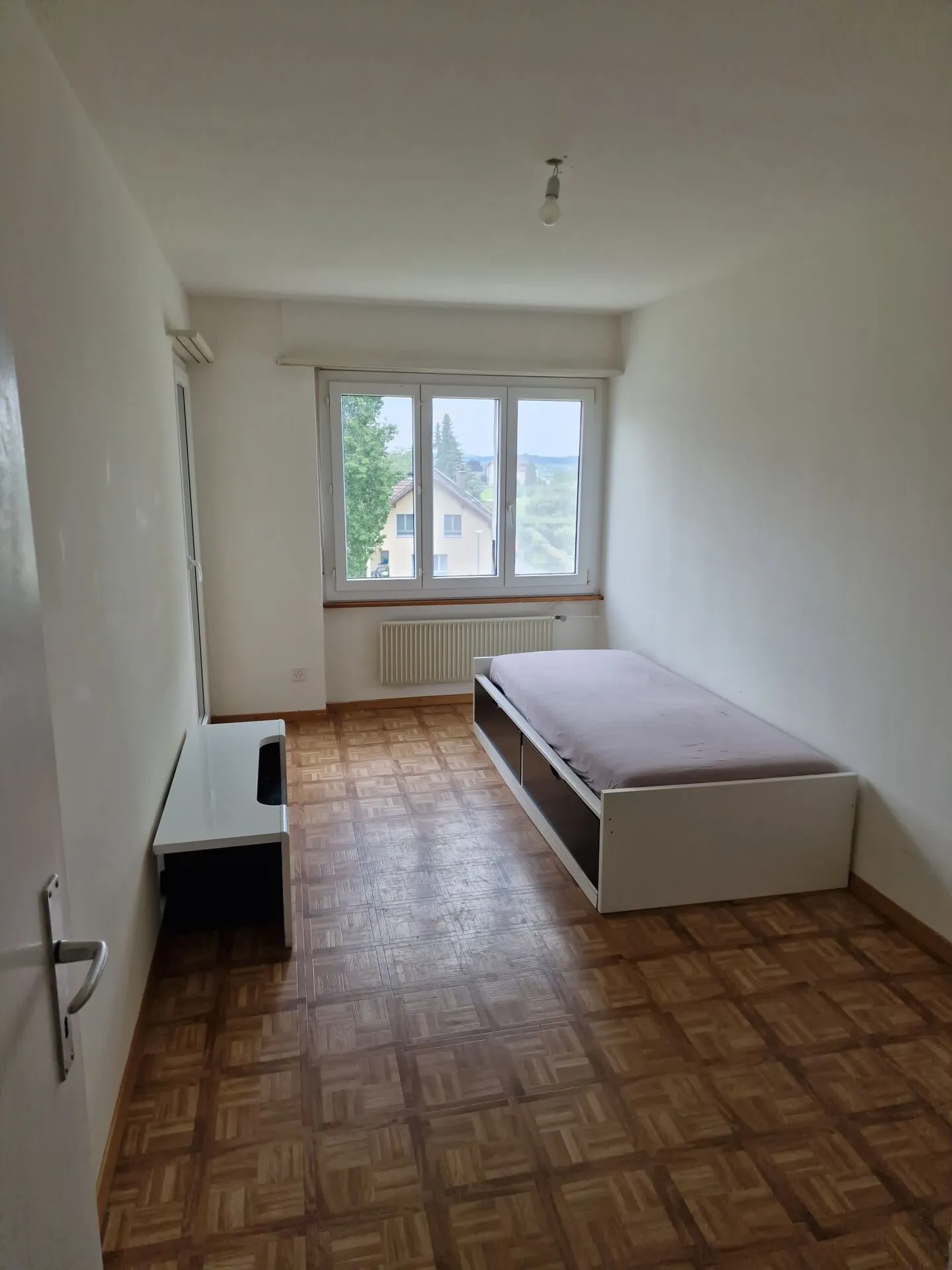 3.5-room apartment with 2 balconies in a quiet location in Courtaman for rent! - Photo 9 of 12
