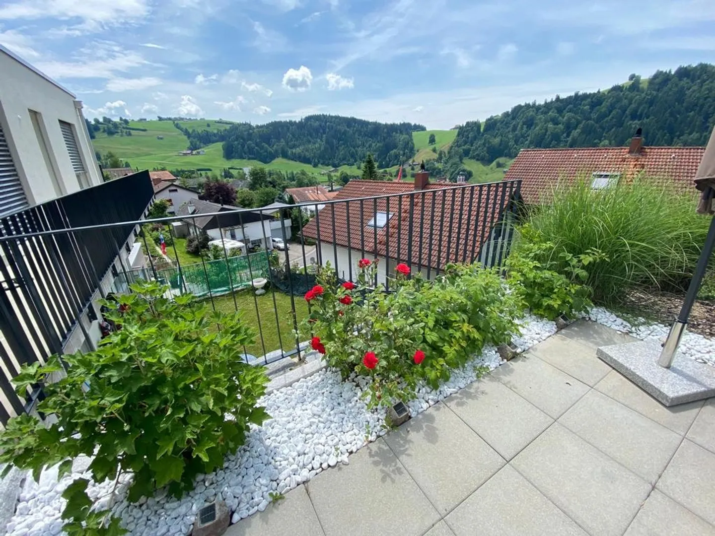 Dreamlike 4.5-room penthouse apartment with double garage and 2 terraces - Photo 18 of 19