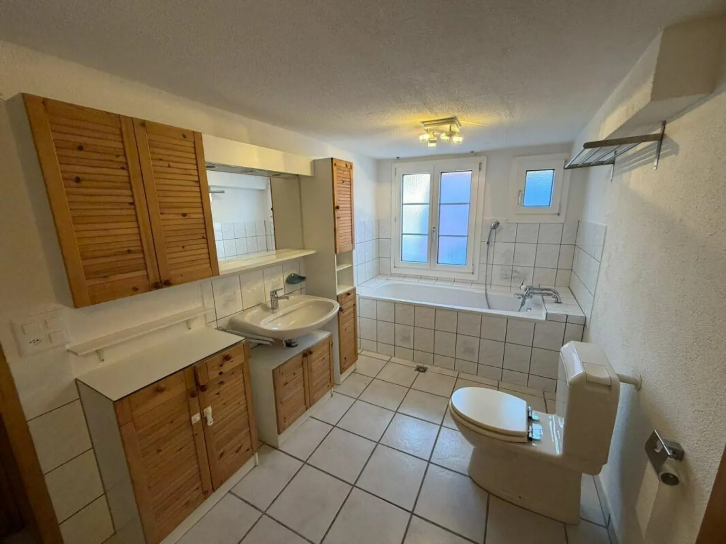 Helle und grosszügige 4.5-Zimmer-Maisonettewohnung mit Garten zu ve... - Photo 5 sur 13
