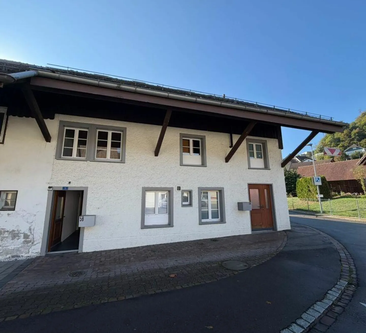 Helle und grosszügige 4.5-Zimmer-Maisonettewohnung mit Garten zu ve... - Photo 1 sur 13