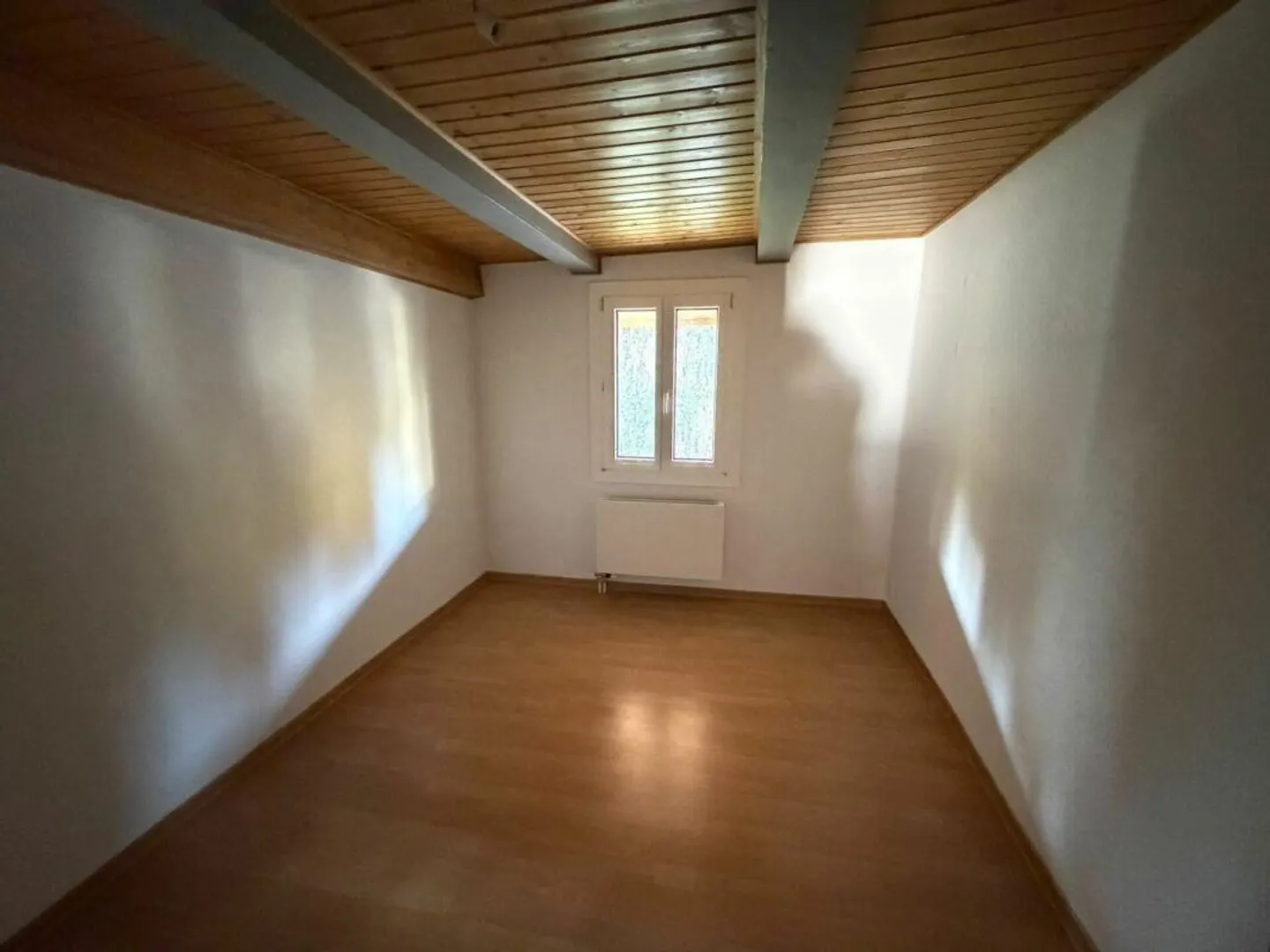 Helle und grosszügige 4.5-Zimmer-Maisonettewohnung mit Garten zu ve... - Photo 9 sur 13