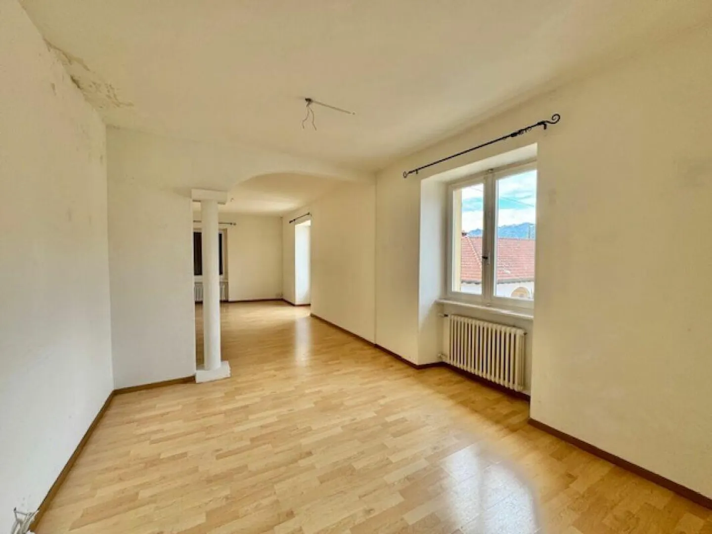 IN VENDITA NEL CENTRO DI VIRA GAMBAROGNO - CASA PLURIFAMILIARE CON 4 APPARTAMENTI E UN MAGAZZINO - Foto 10 di 15