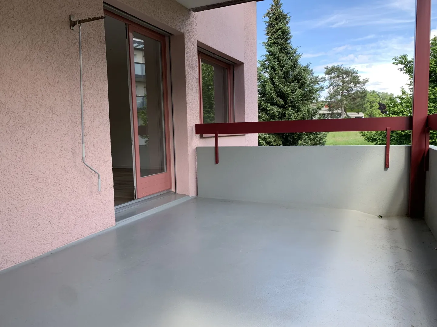 Appartamento soleggiato e luminoso con bel balcone - Foto 2 di 8