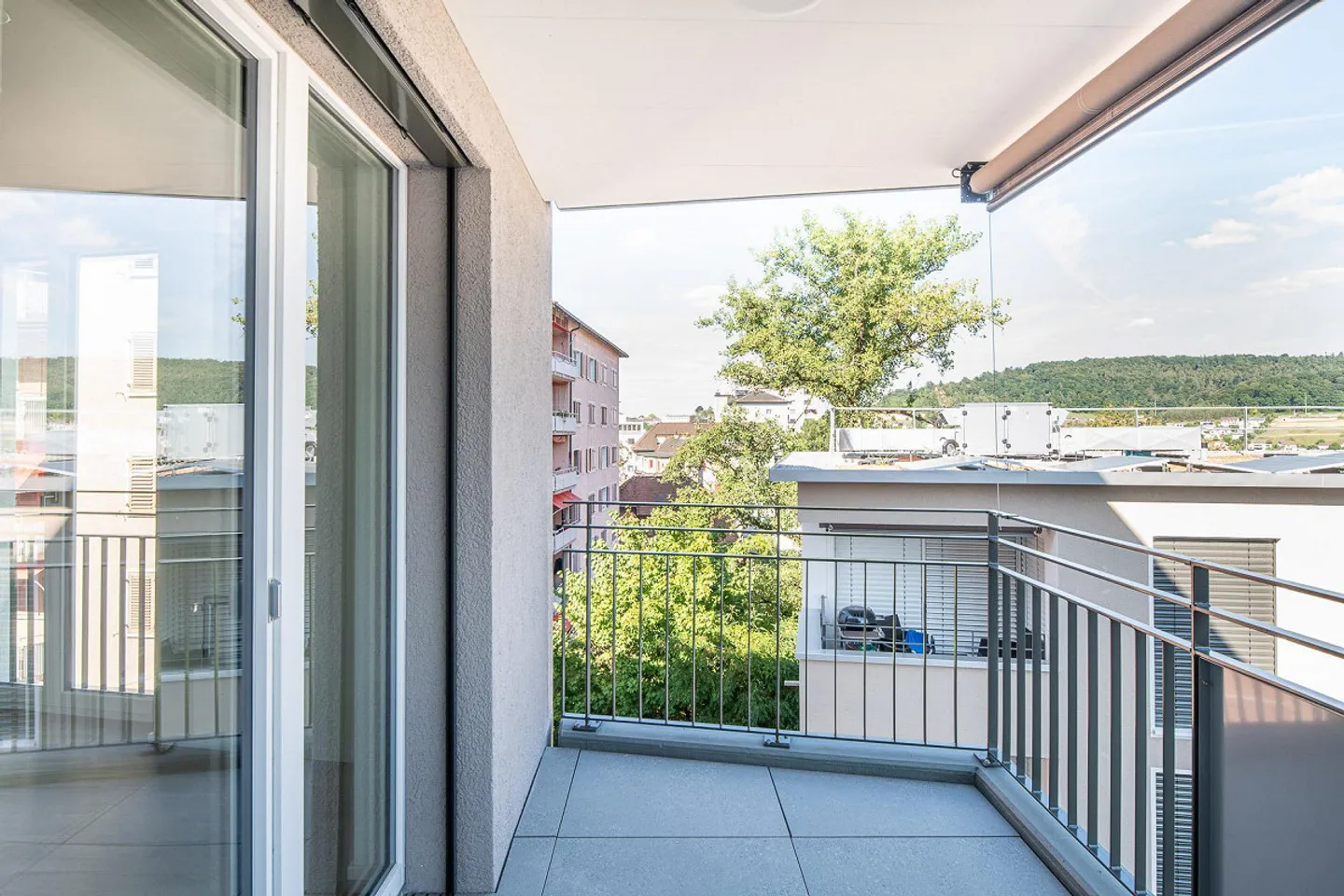 Beautiful modern 3.5 room apartment in Neuhausen! - Photo 12 of 13