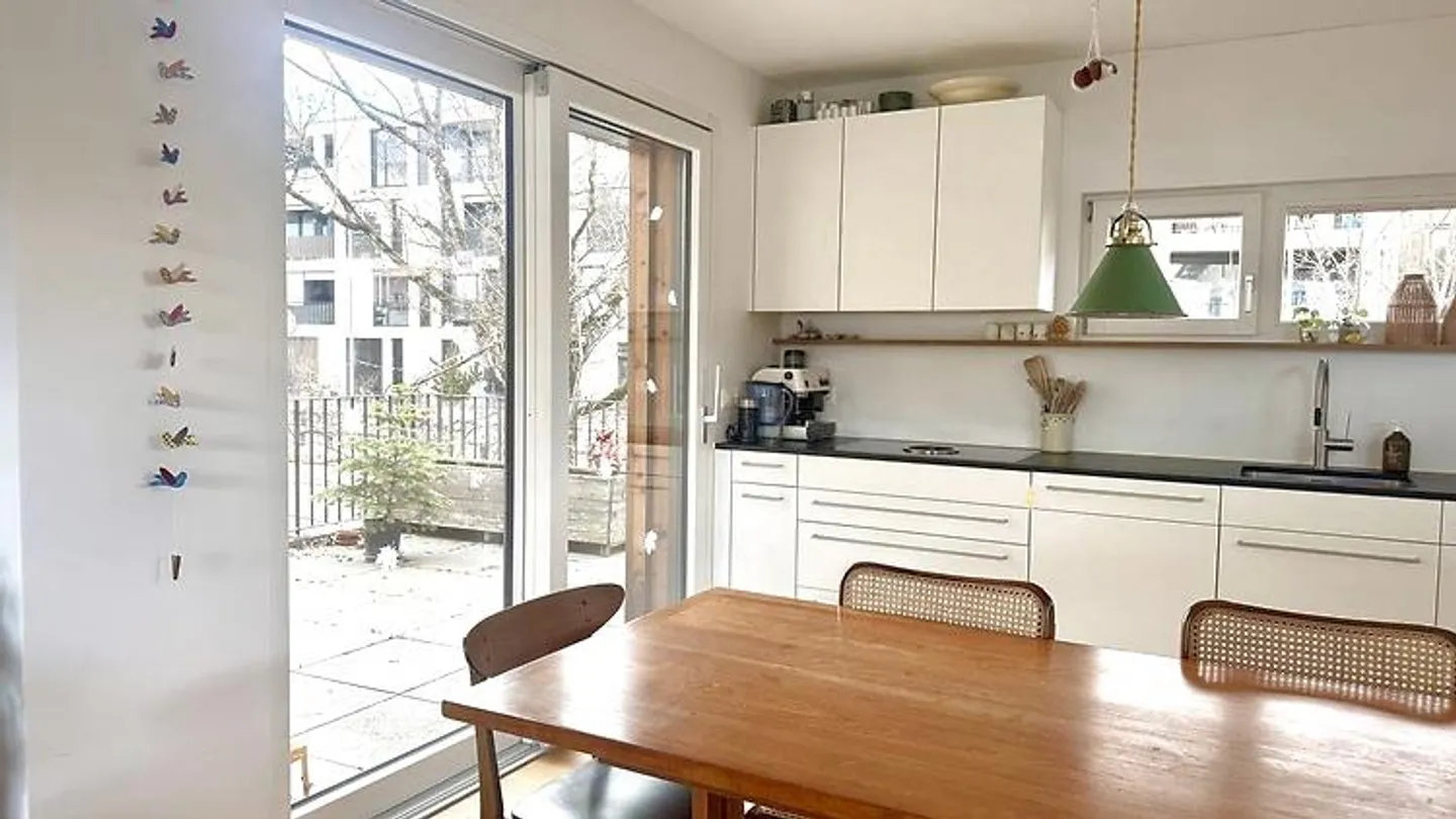 APPARTEMENT 4½ PIÈCES À BERNE - MATTENHOF, MEUBLÉ, TEMPORAIRE - Photo 3 sur 8