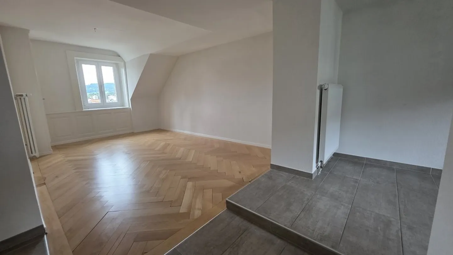 Wunderschöne Wohnung mit Giebel, 2022 vollständig renoviert - Foto 3 von 8