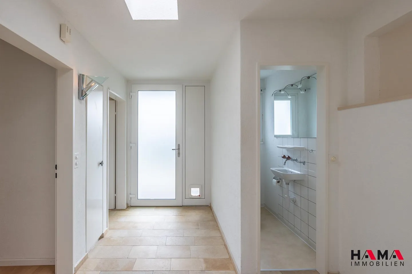 Spacious 6.5-room terrace house with sauna and pool in prime location - Photo 6 of 30
