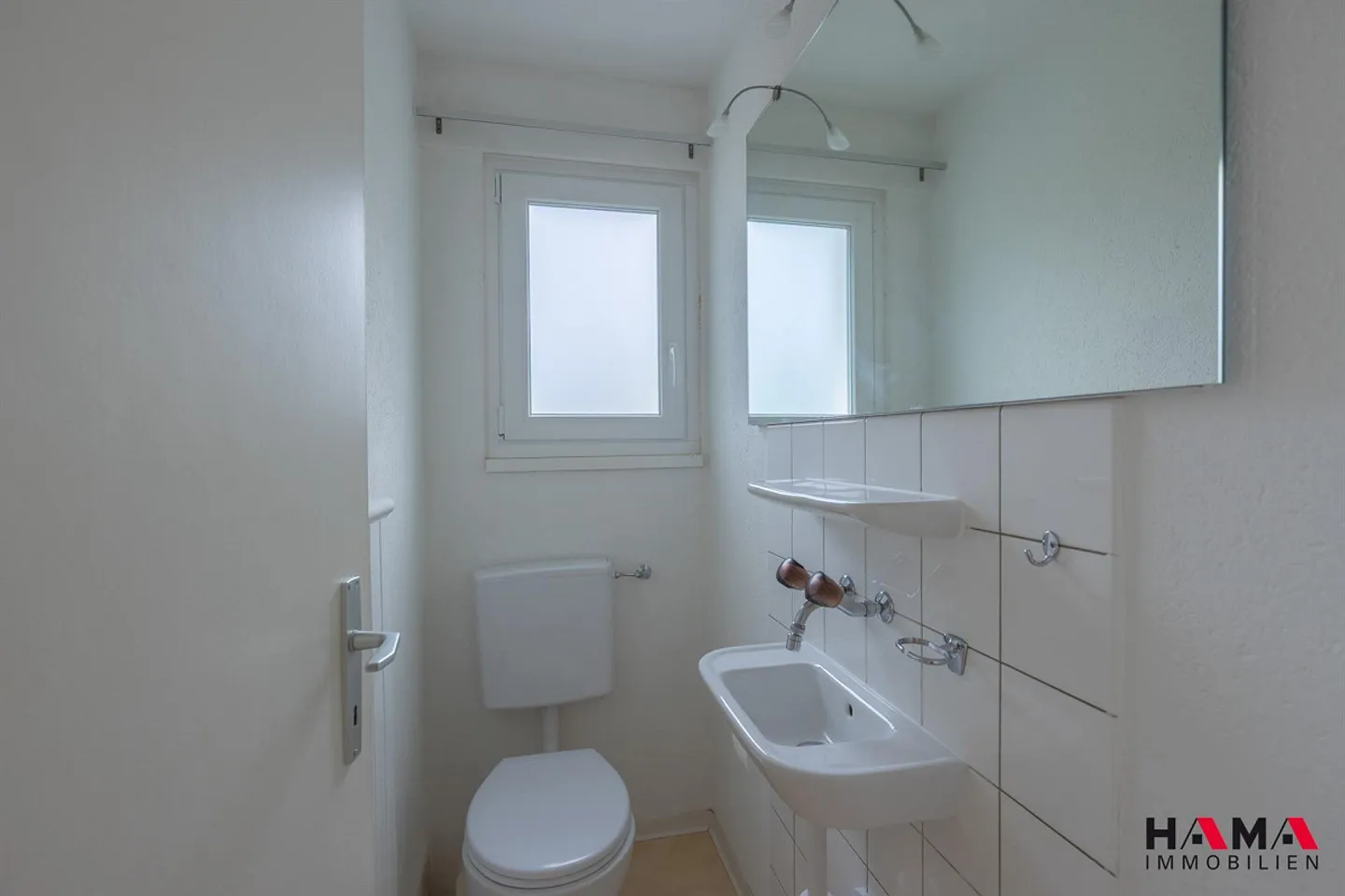 Spacious 6.5-room terrace house with sauna and pool in prime location - Photo 7 of 30