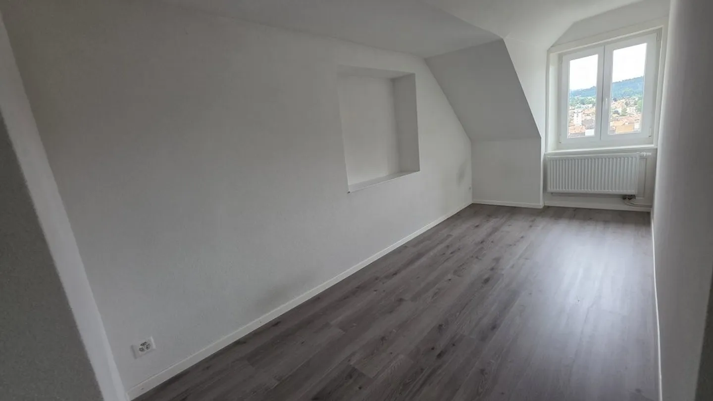 Wunderschöne Wohnung mit Giebel, 2022 vollständig renoviert - Foto 6 von 8