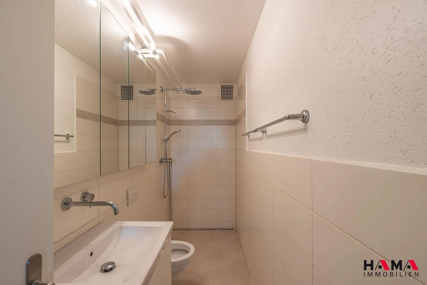 Spacious 6.5-room terrace house with sauna and pool in prime location - Photo 20 of 30