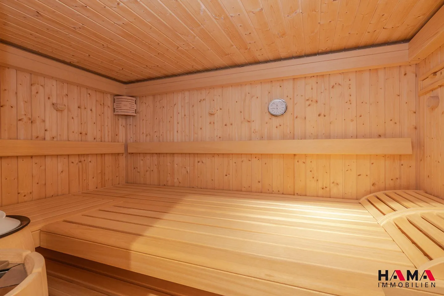 Spacious 6.5-room terrace house with sauna and pool in prime location - Photo 16 of 30