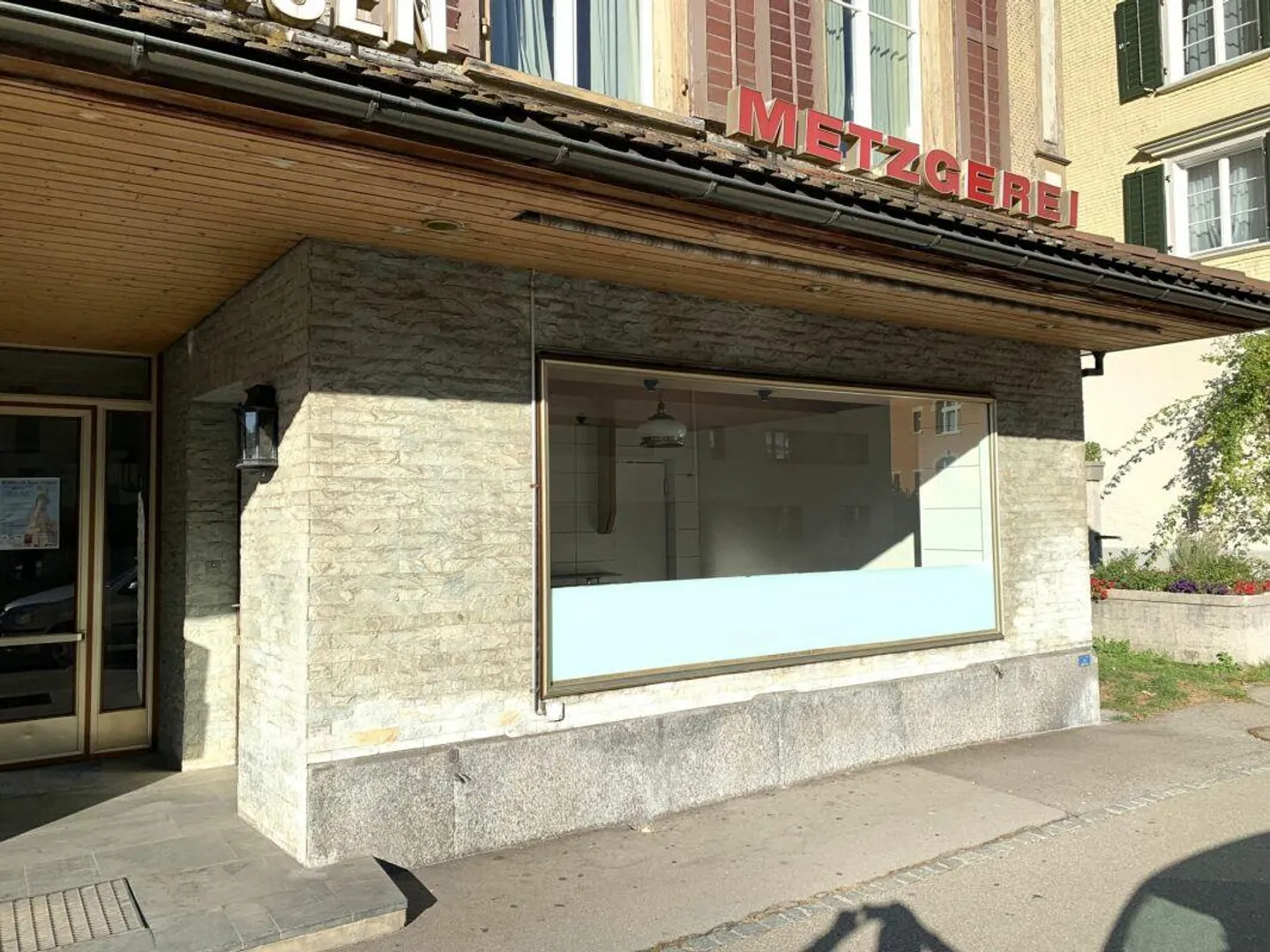 Magasin - Commerce - Entrepôt - Production - Photo 1 sur 6