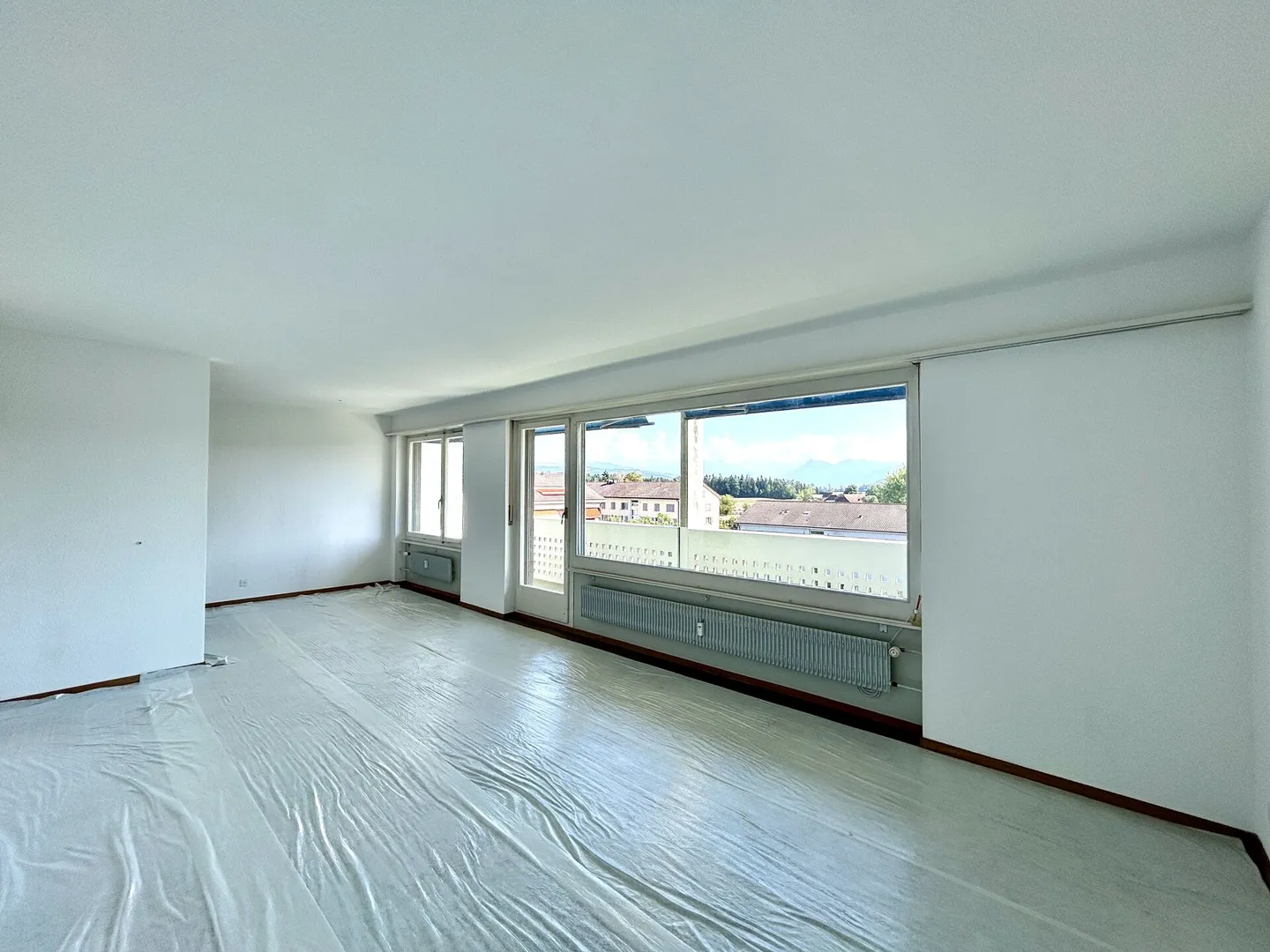5.5-room apartment with potential for individual design in Rüfenacht! - Photo 2 of 11