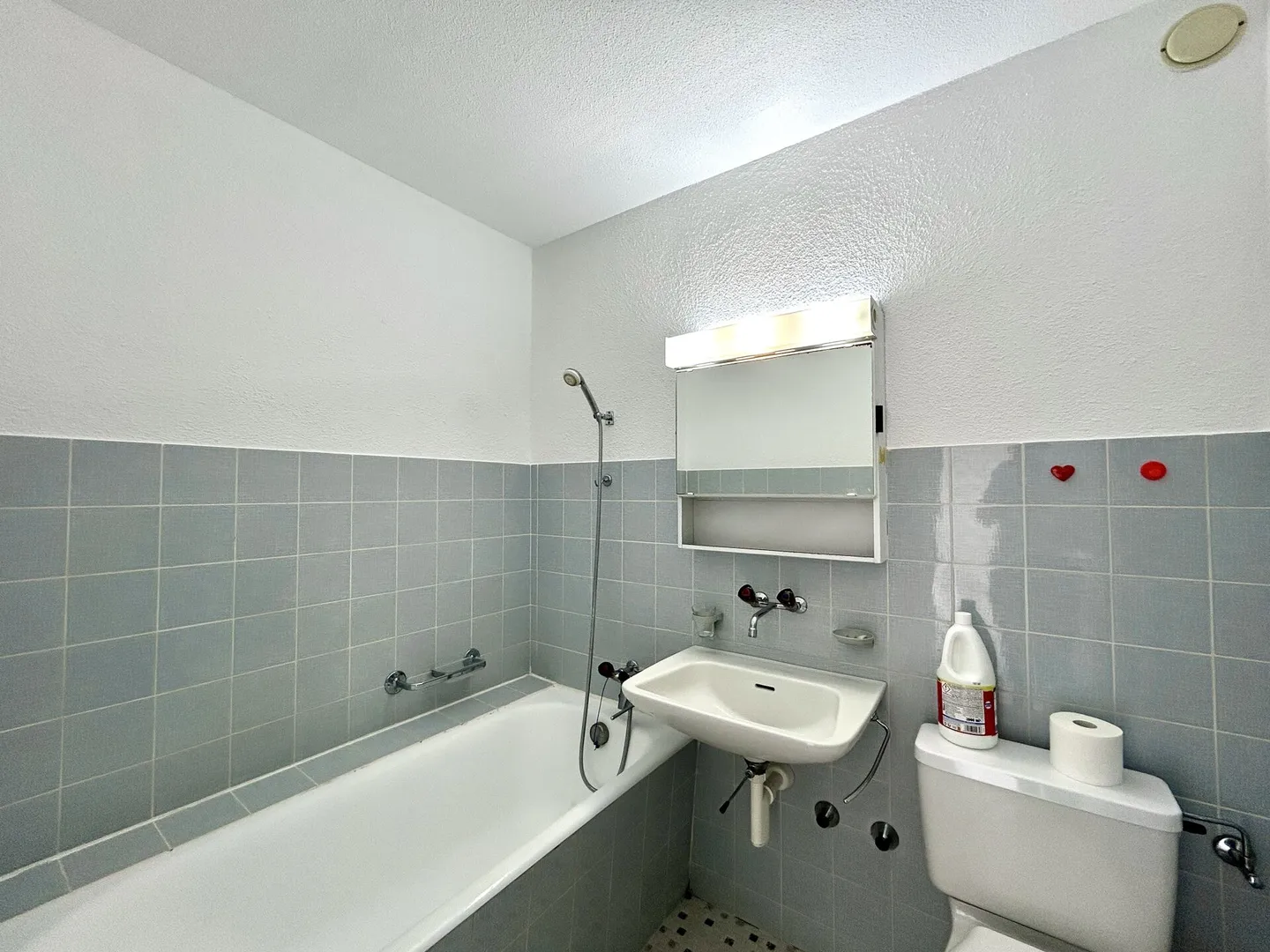 5.5-room apartment with potential for individual design in Rüfenacht! - Photo 8 of 11