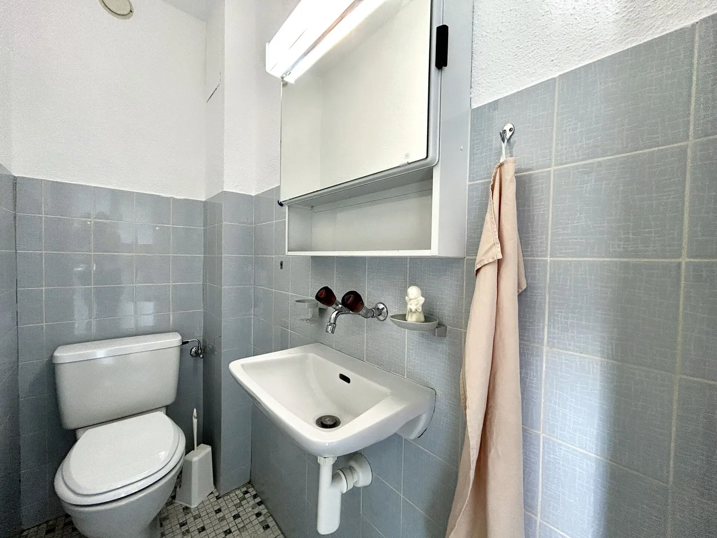 5.5-room apartment with potential for individual design in Rüfenacht! - Photo 9 of 11