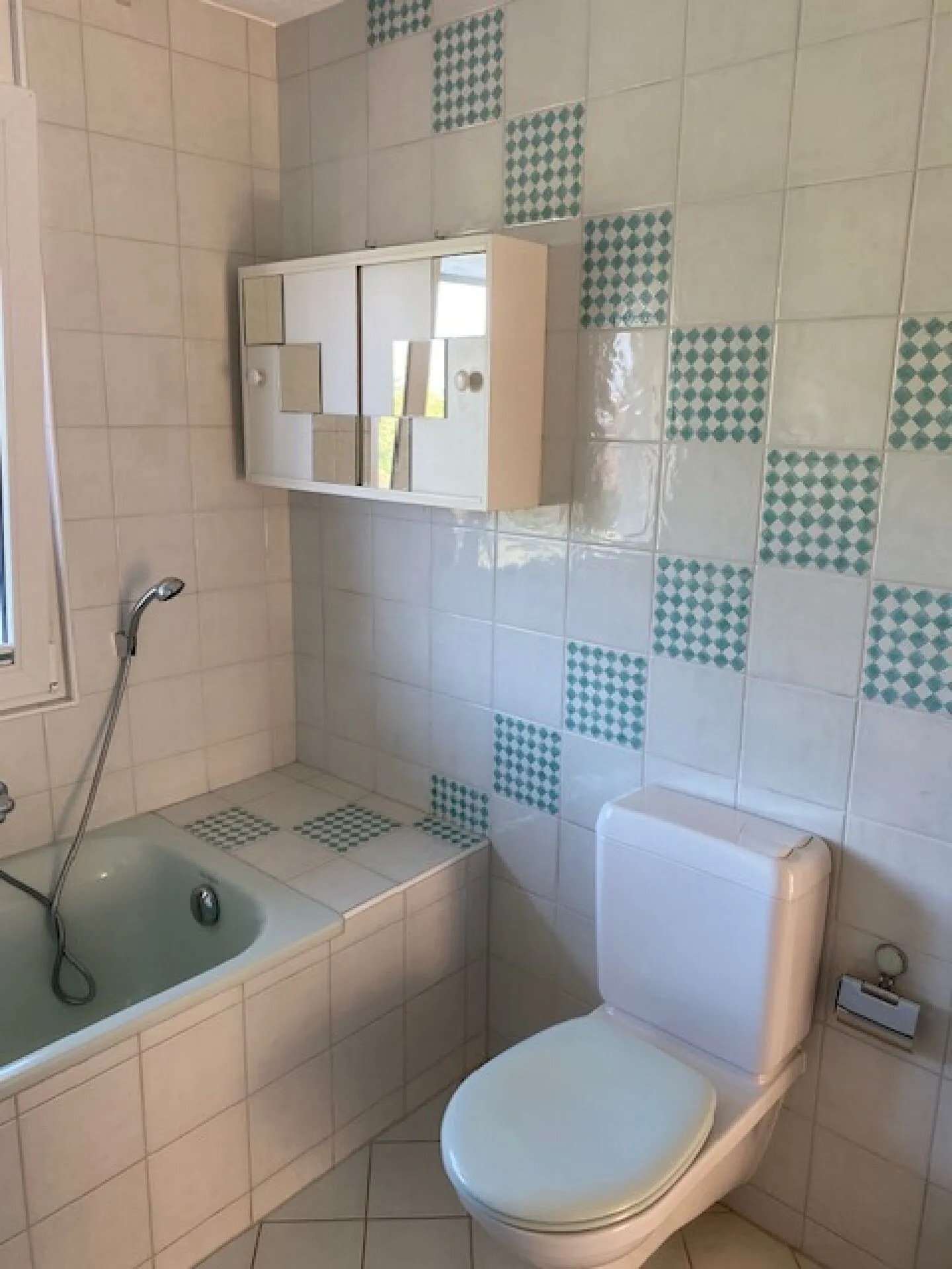 4.5 Zimmer Maisonette-Wohnung mit Reiheneinfamilienhaus-Charakter - Foto 24 von 27
