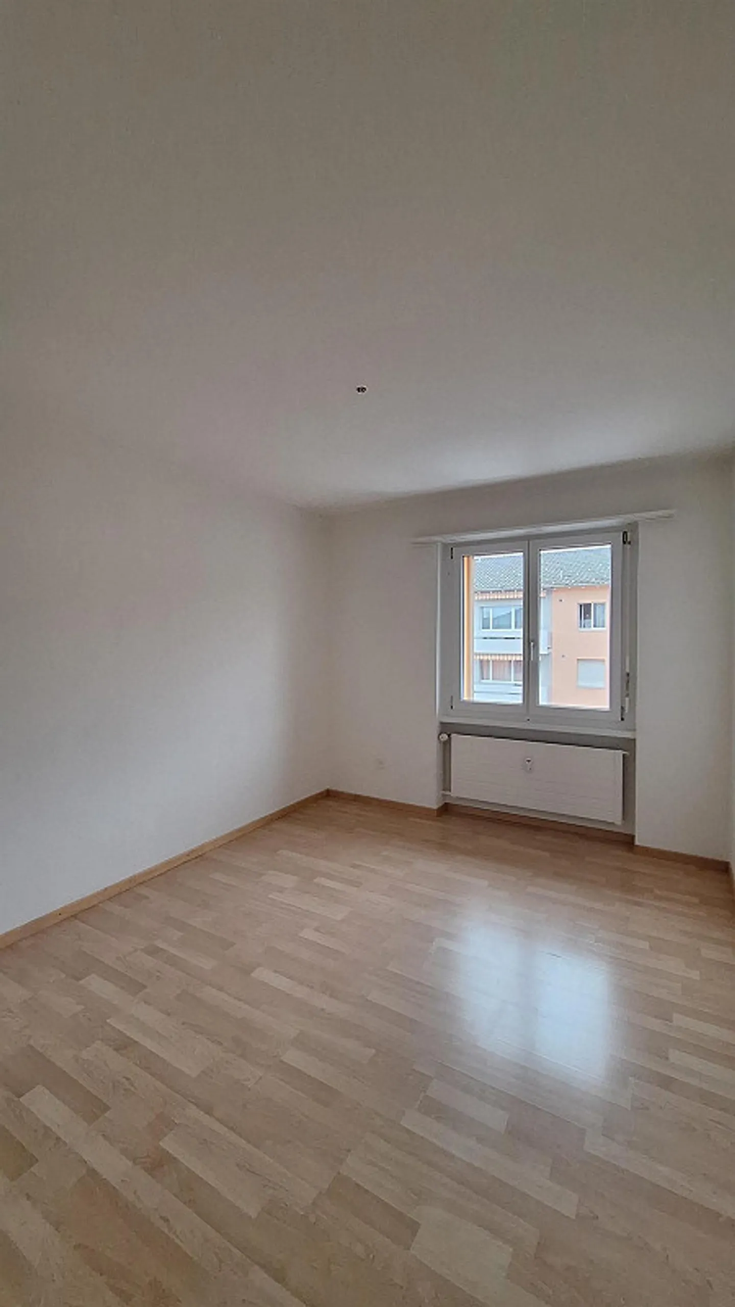 3.5-room apartment - large & light-flooded apartment in a quiet location - Photo 4 of 7