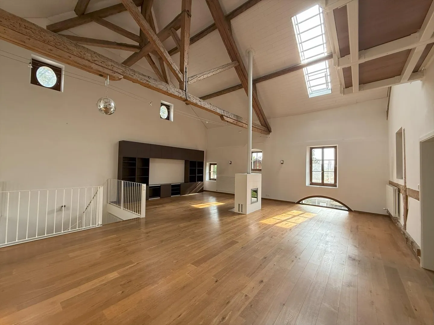 6-Zimmer-Wohnung - Foto 1 von 10