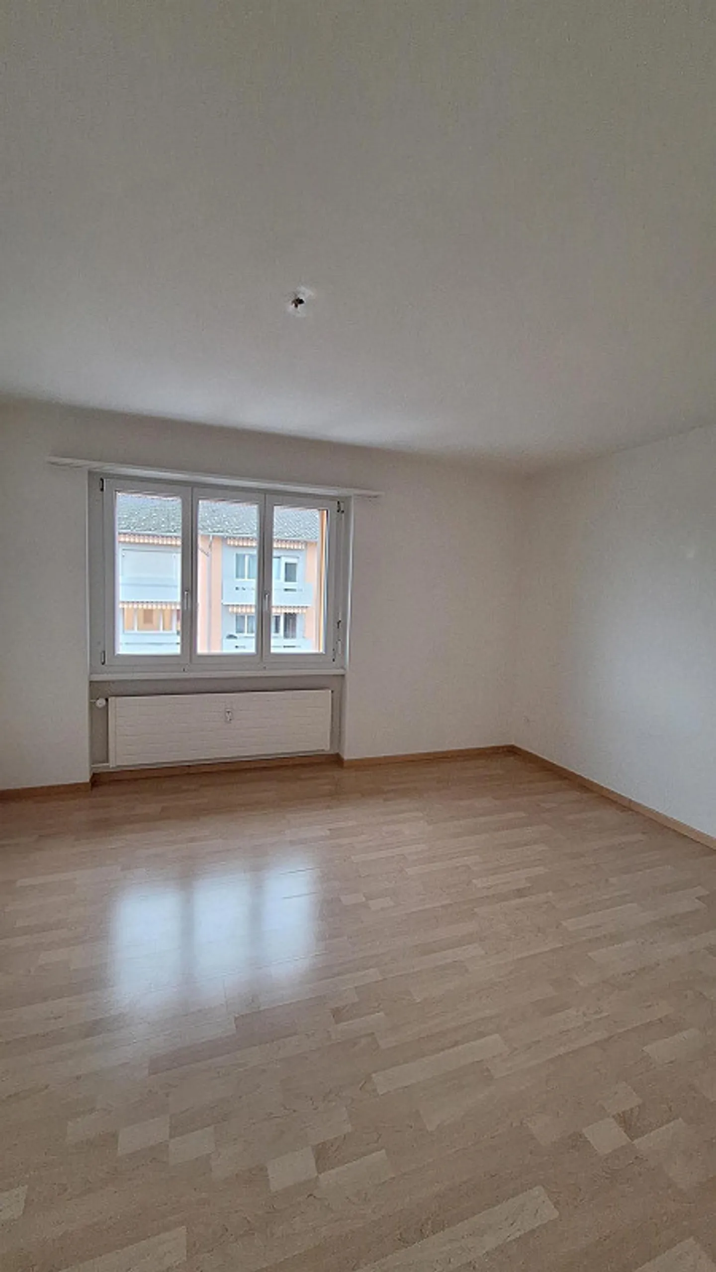 3.5-room apartment - large & light-flooded apartment in a quiet location - Photo 5 of 7