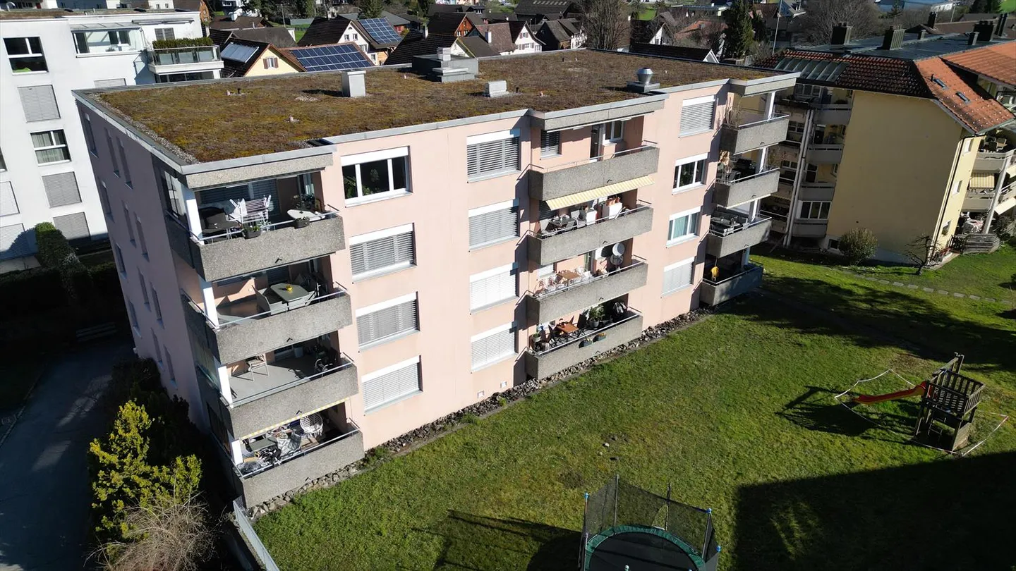 Ampio appartamento di 3,5 stanze - Foto 1 di 9