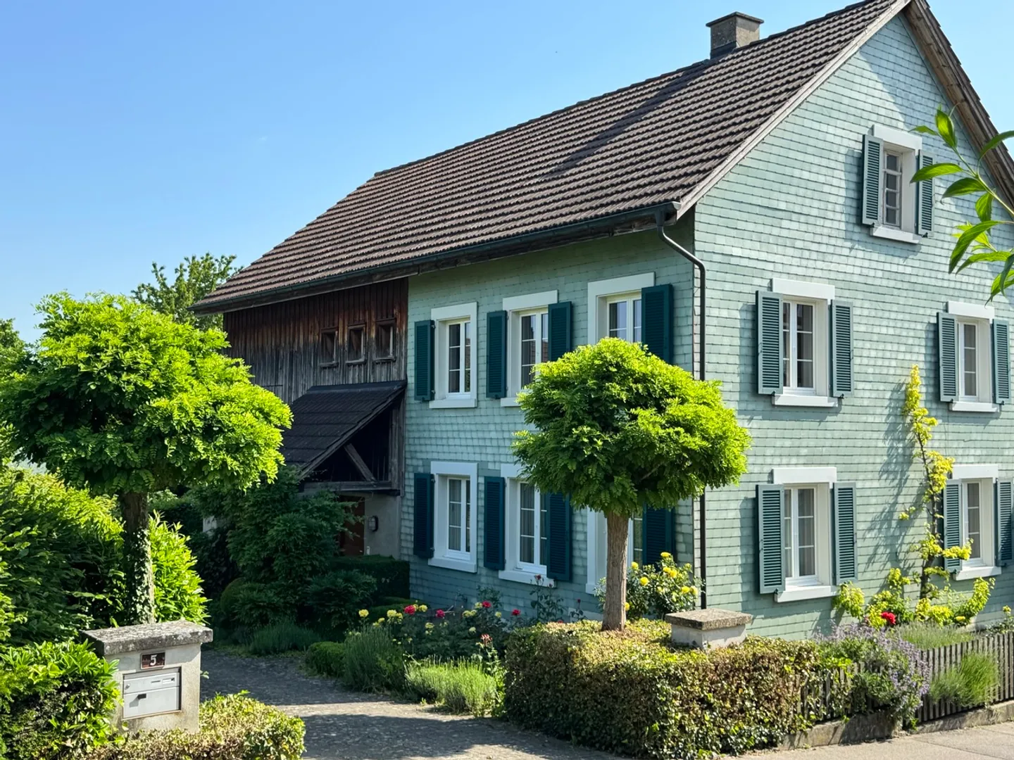 Gepflegtes Riegelhaus mit Traumgarten &amp; Weitsicht - ausbaubar - Foto 1 von 12