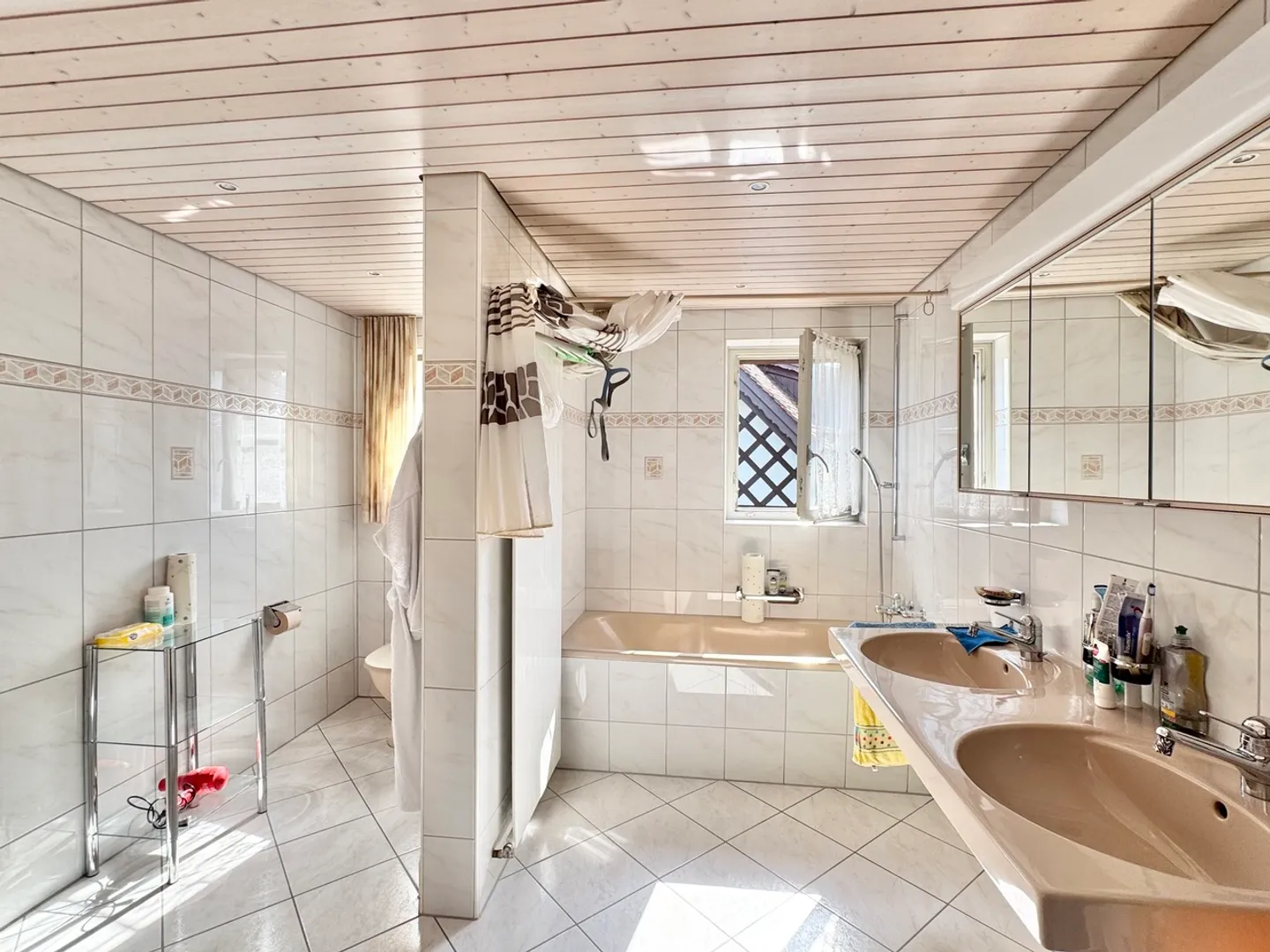 Gepflegtes Riegelhaus mit Traumgarten &amp; Weitsicht - ausbaubar - Foto 11 von 12