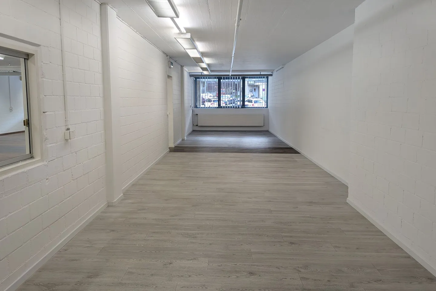 Commercial space directly at the loading ramp - Photo 4 of 7