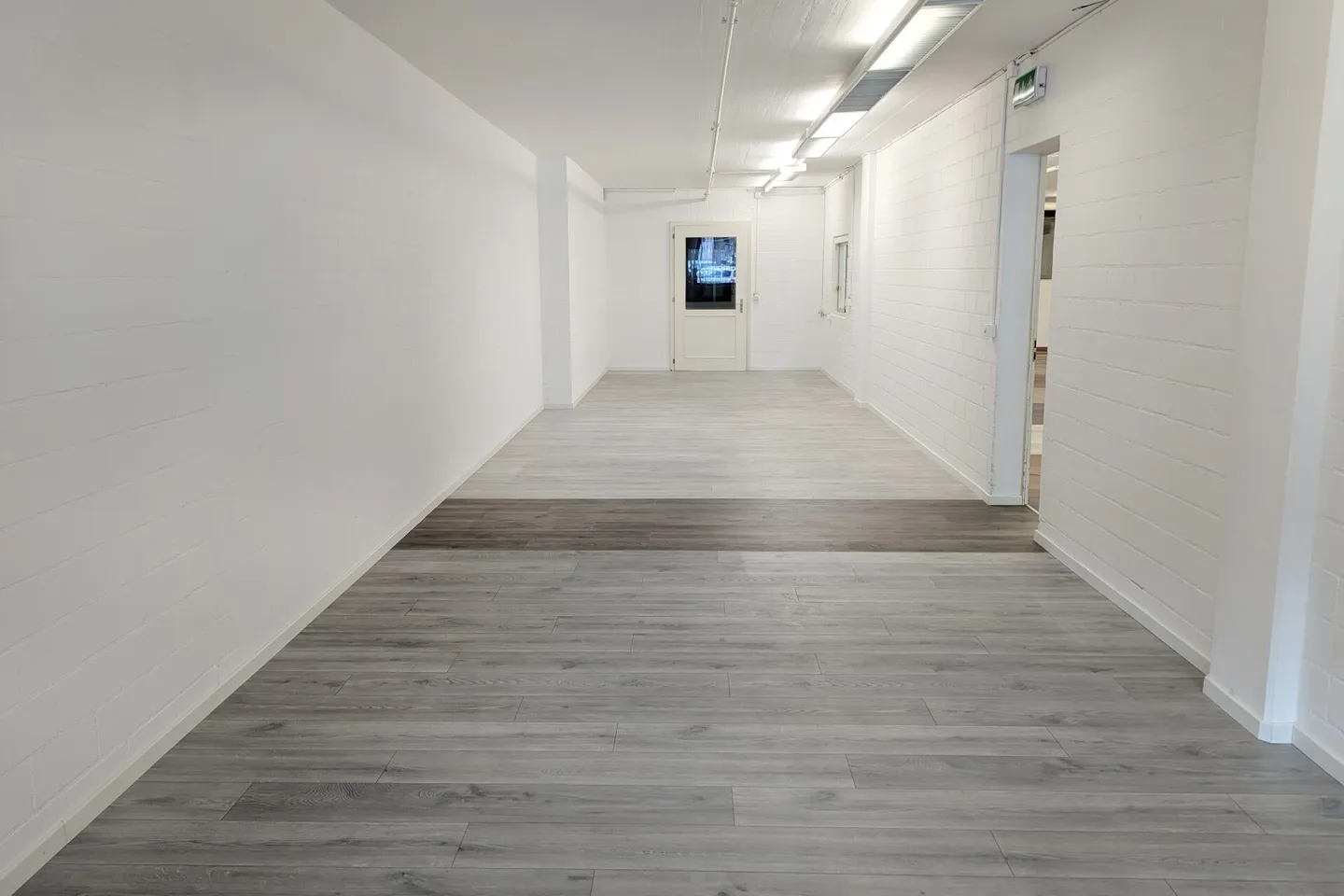 Commercial space directly at the loading ramp - Photo 5 of 7