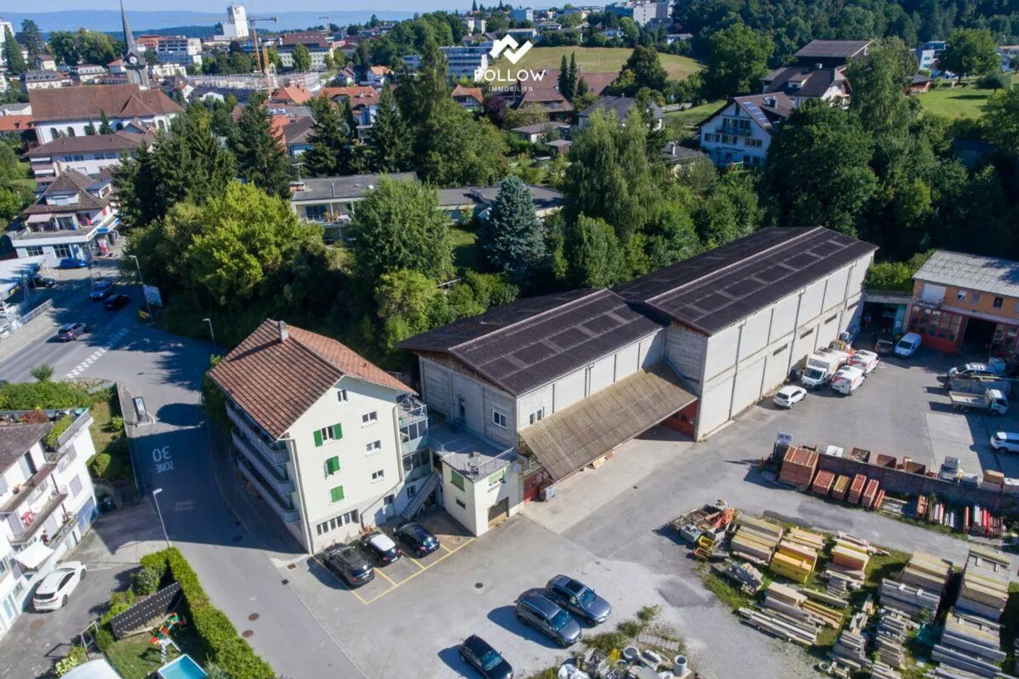 Edificio residenziale e magazzino situato in posizione centrale con grande potenziale - Foto 2 di 17