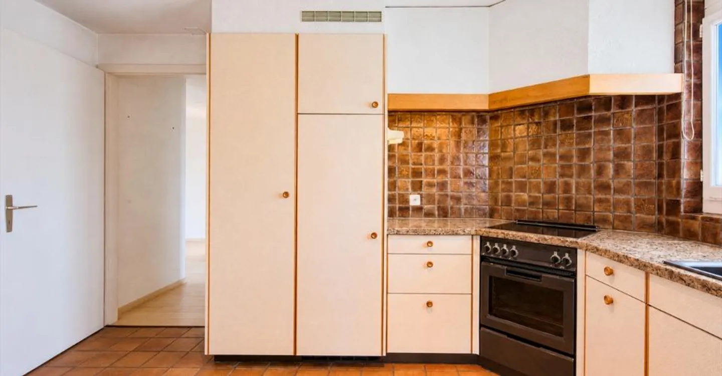 Geräumige 3,5 Zimmer mit großem Potenzial in einer gefragten Gegend - Foto 5 von 7