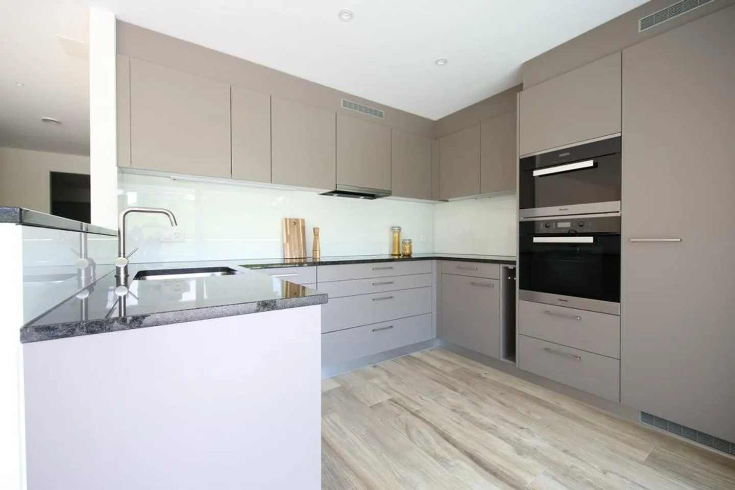 Appartamento moderno con lavanderia privata - Foto 2 di 7
