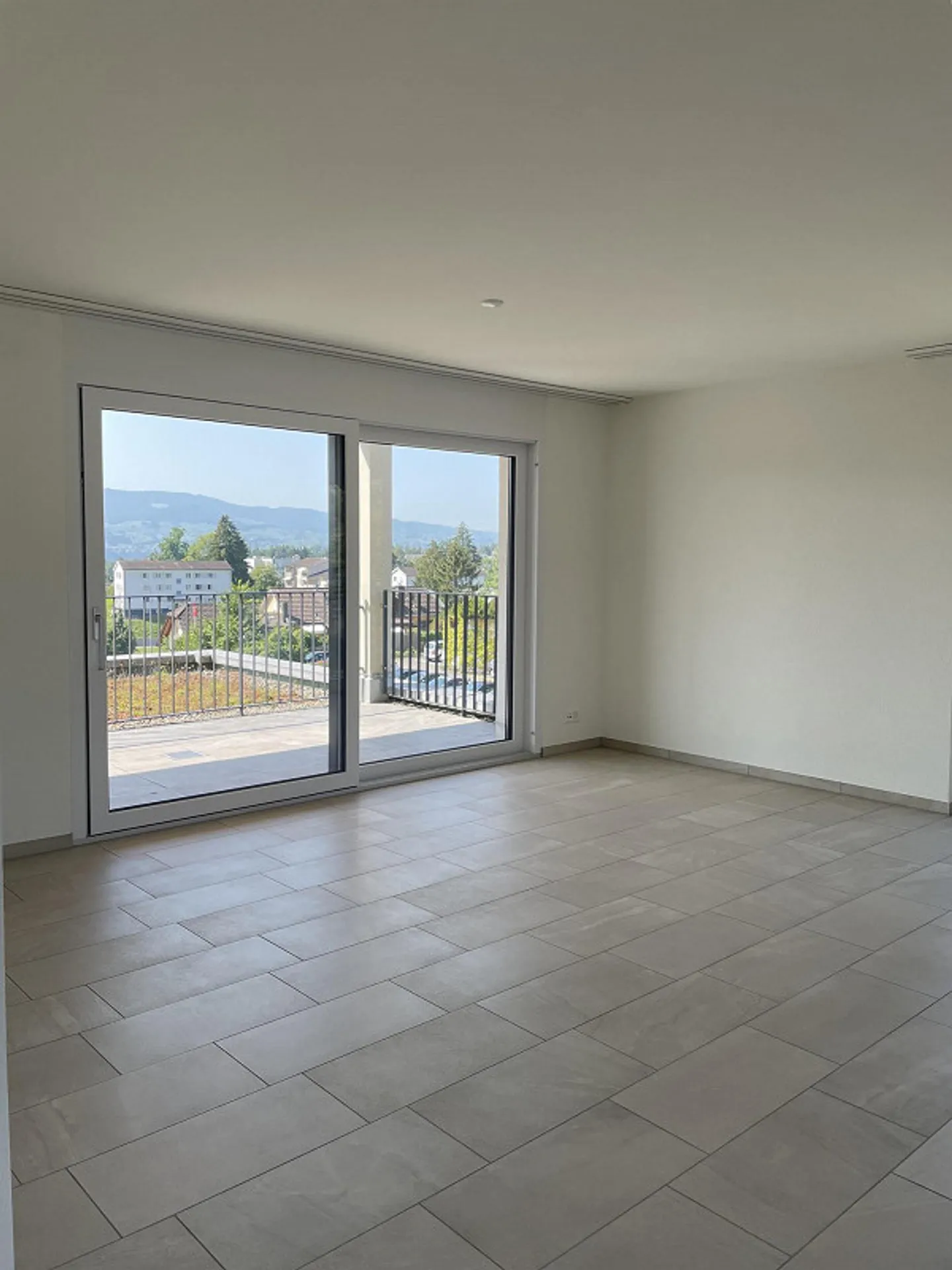 Appartamento singolo in cima - Foto 3 di 9