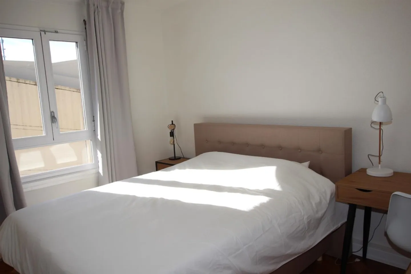 Charming Apartment Near Lake - Photo 3 of 4
