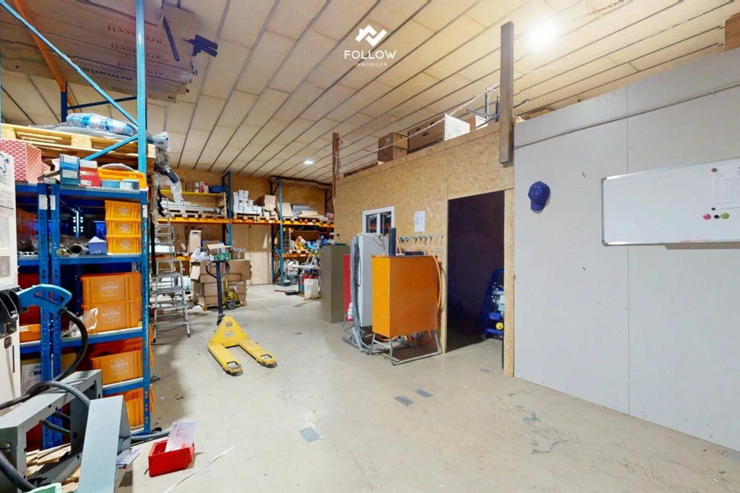 Edificio residenziale e magazzino situato in posizione centrale con grande potenziale - Foto 13 di 17
