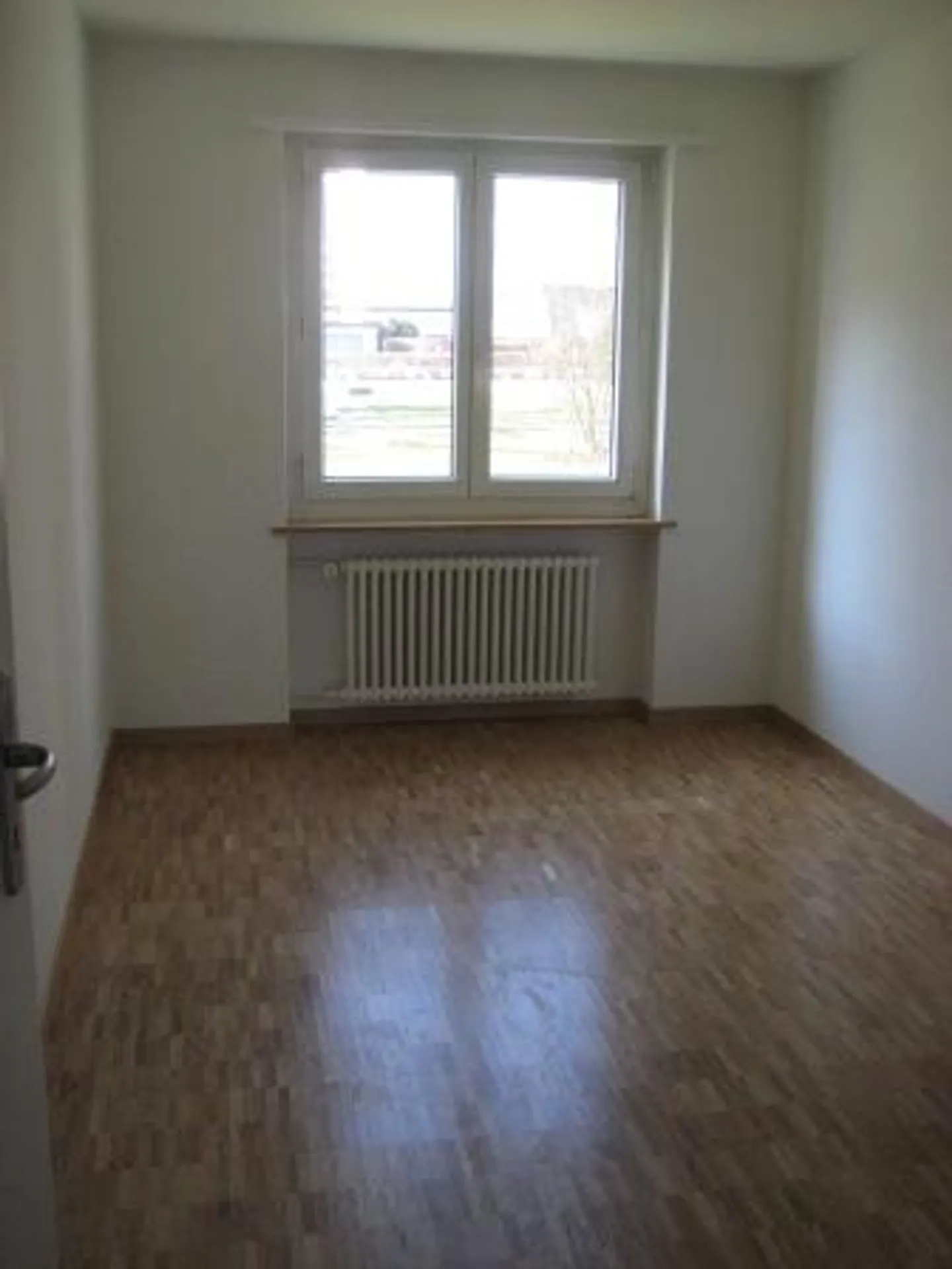 Appartamento moderno con balcone - Foto 6 di 8