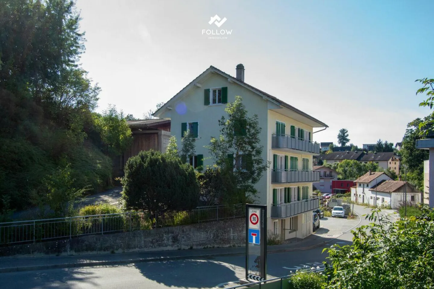 Edificio residenziale e magazzino situato in posizione centrale con grande potenziale - Foto 16 di 17
