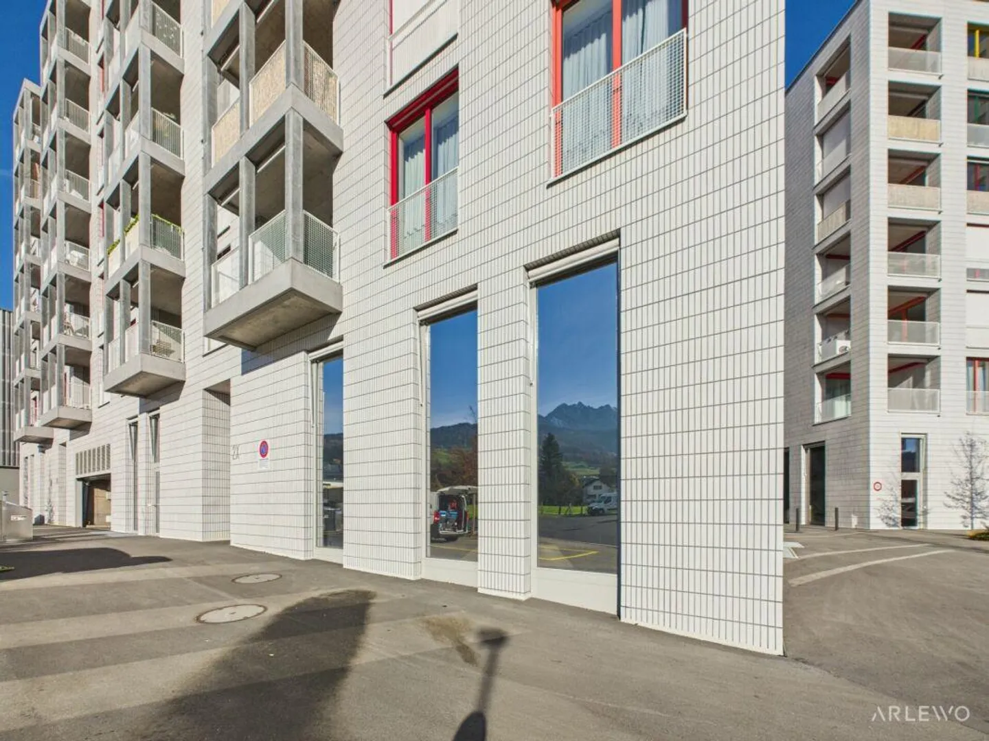 Espaces commerciaux flexibles dans le quartier moderne de Nidfeld - Photo 3 sur 6