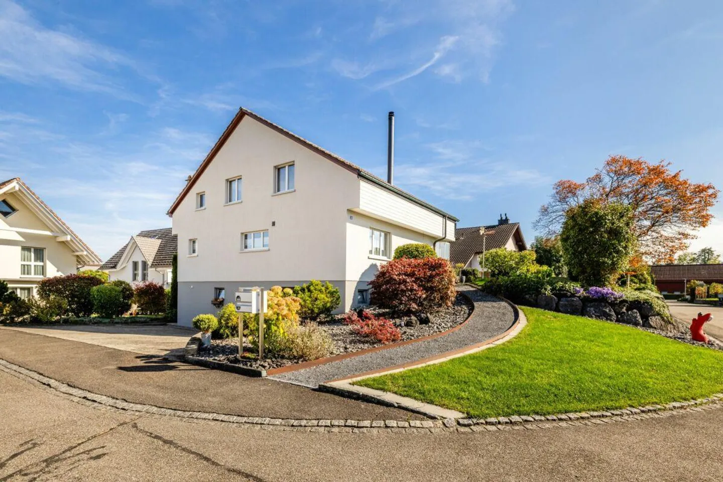 Family-friendly living with charm - Photo 7 of 8