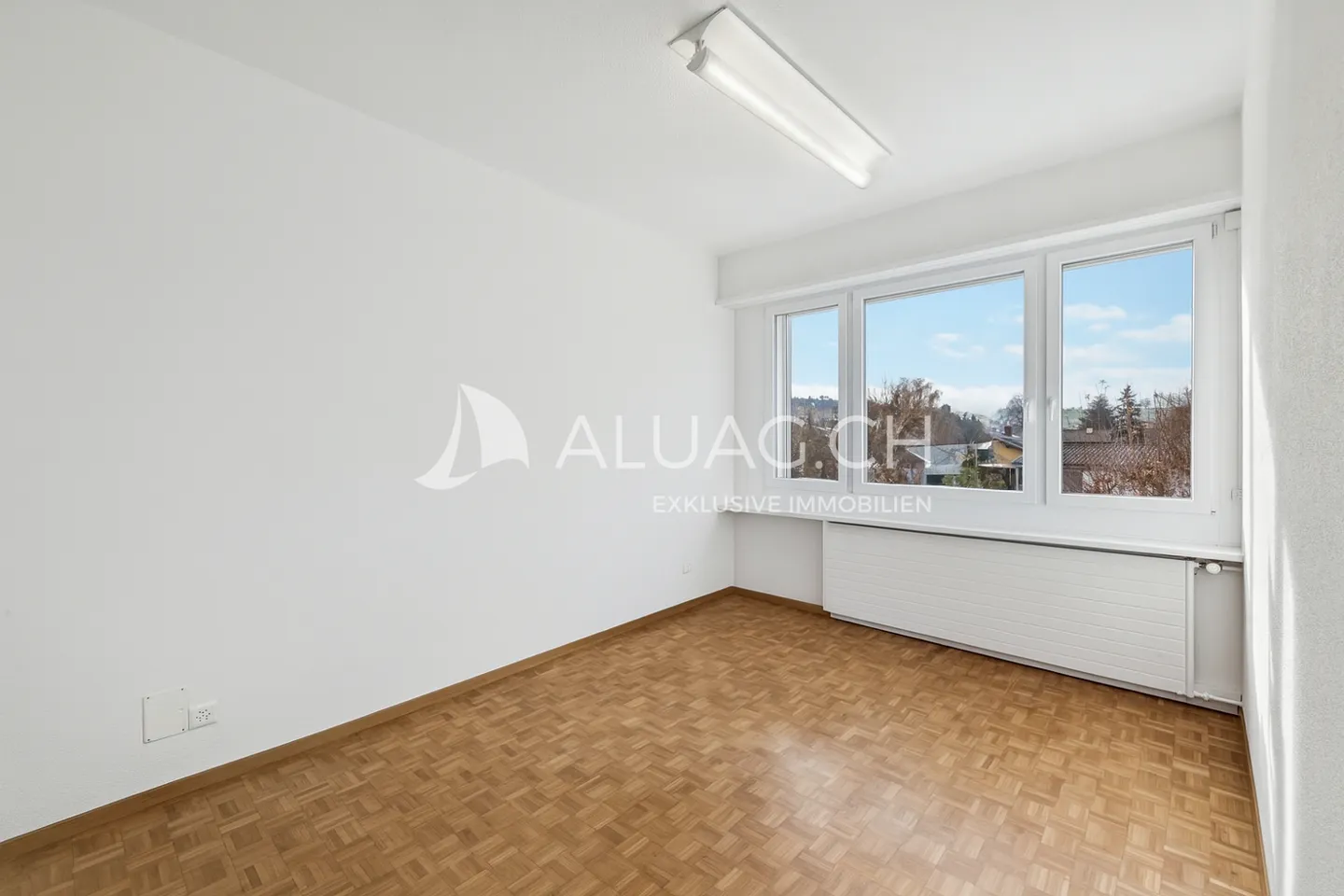 LIVING ON 2 FLOORS IN QUIET PORTMOOS - Photo 4 of 10