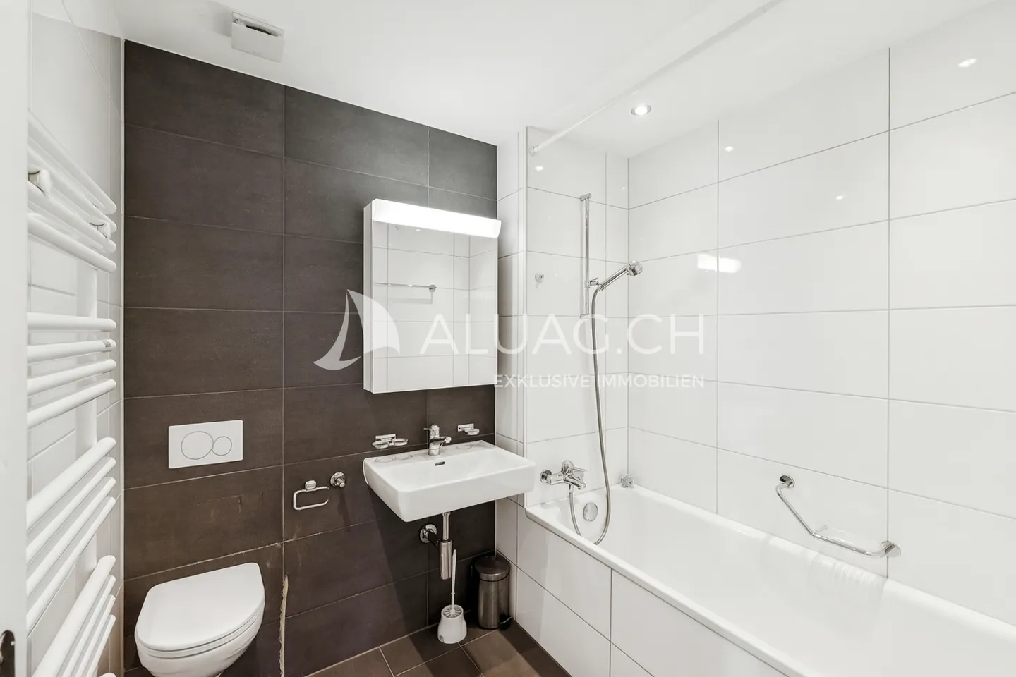 LIVING ON 2 FLOORS IN QUIET PORTMOOS - Photo 9 of 10